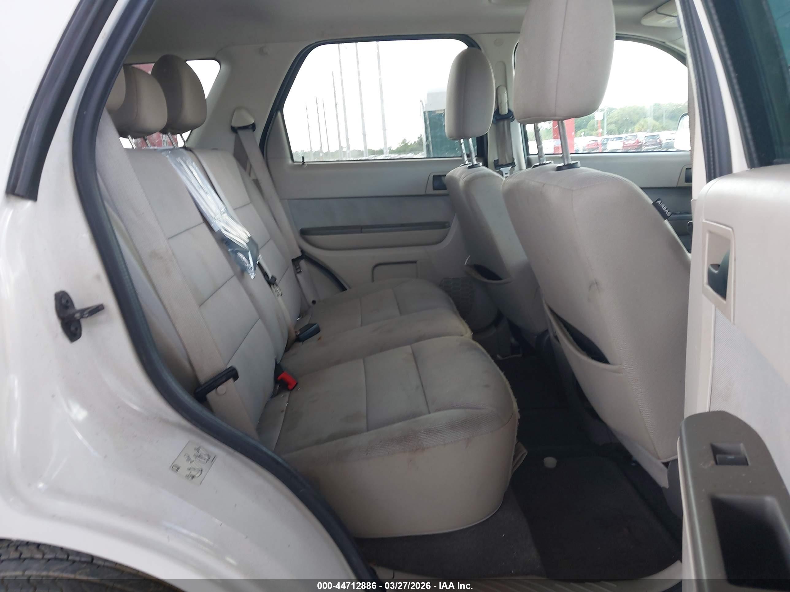 FORD ESCAPE image 8