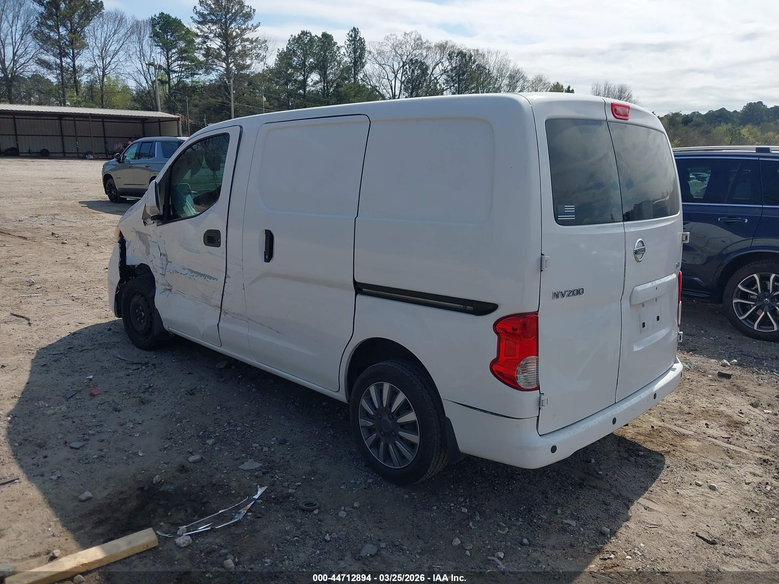 NISSAN NV200 image 3