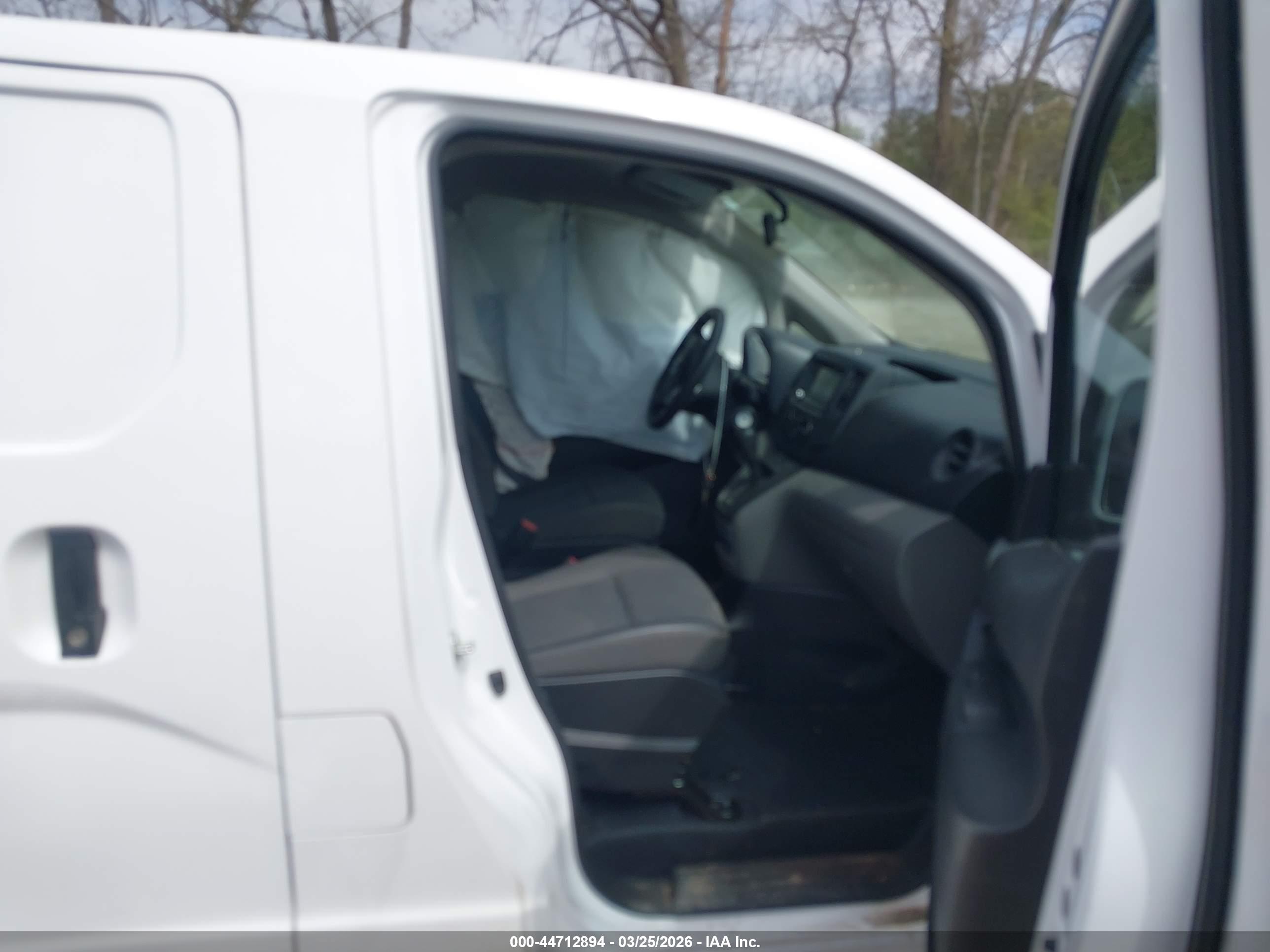 NISSAN NV200 image 5