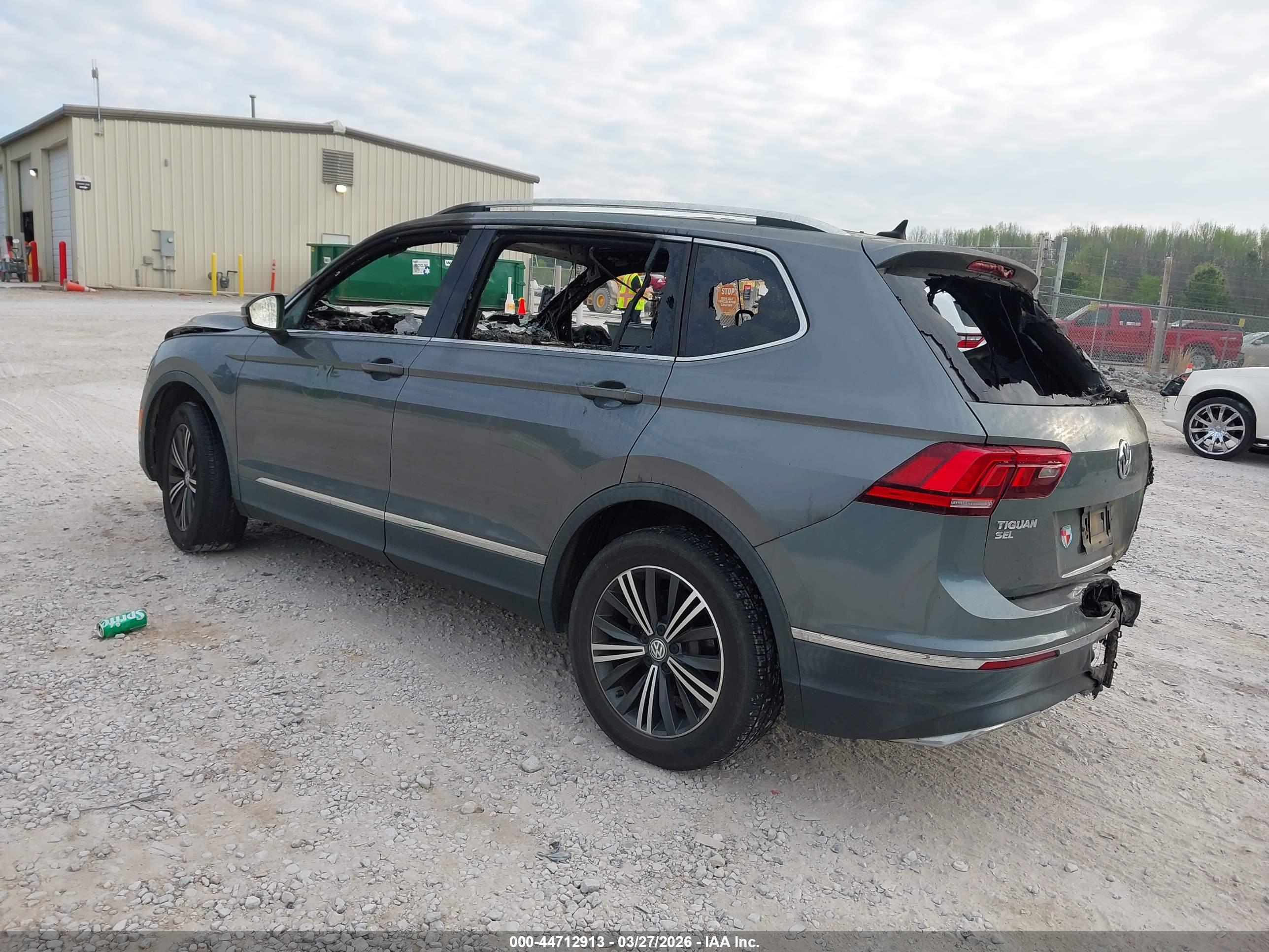 VOLKSWAGEN TIGUAN image 3