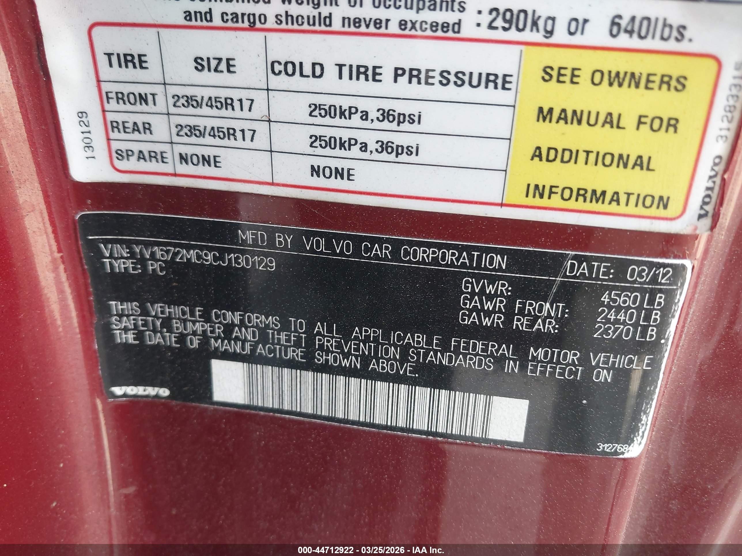 VOLVO C70 image 9