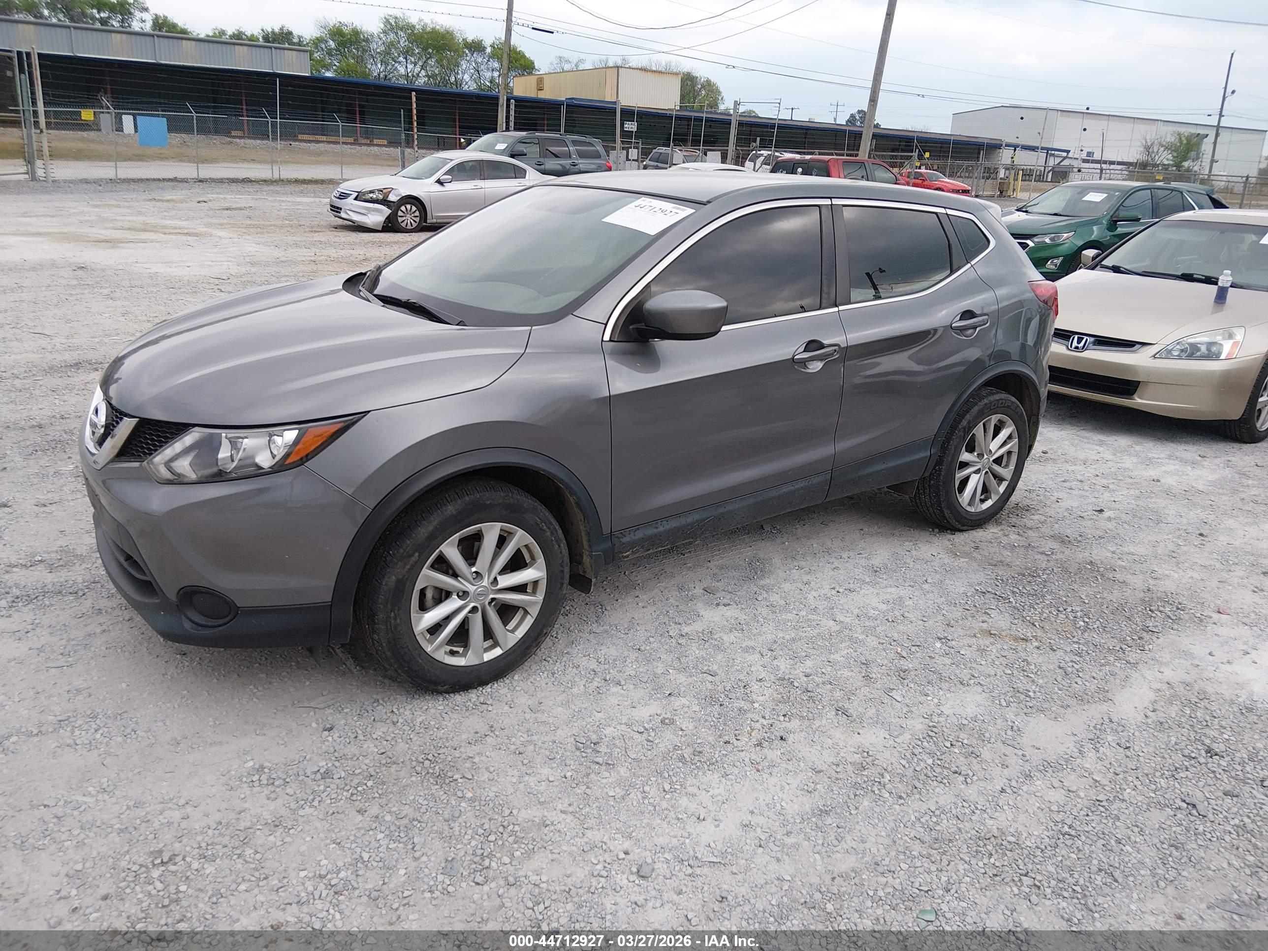 NISSAN ROGUE image 2
