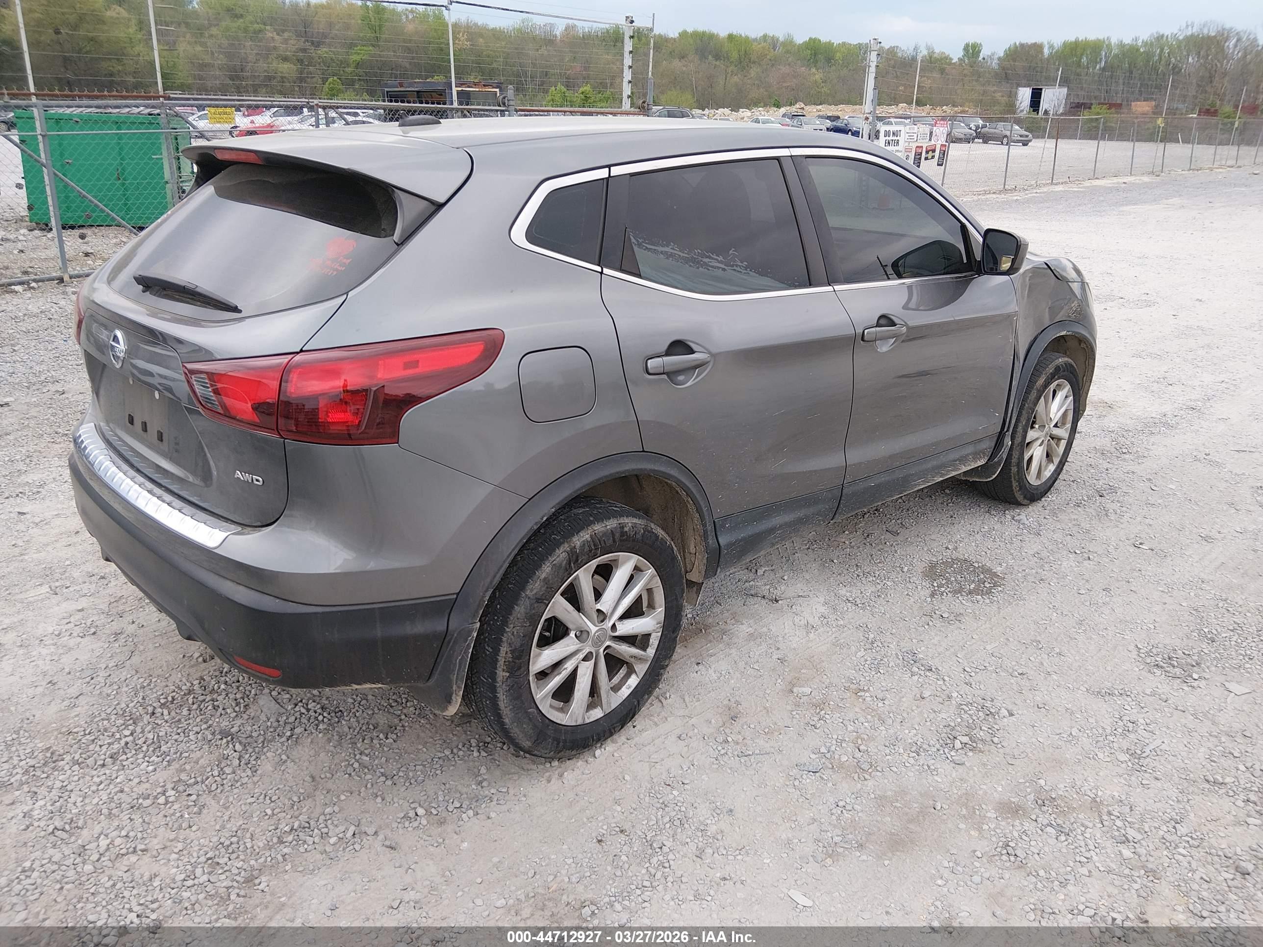 NISSAN ROGUE image 4