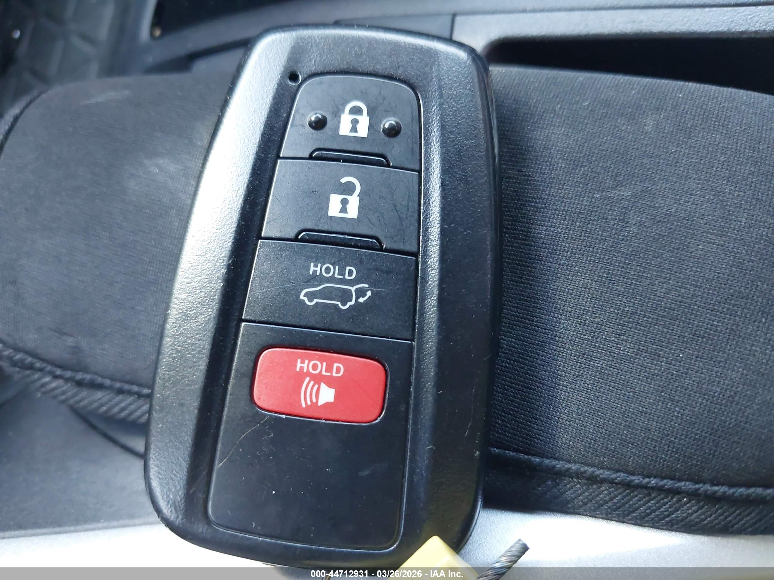 TOYOTA RAV4 image 11