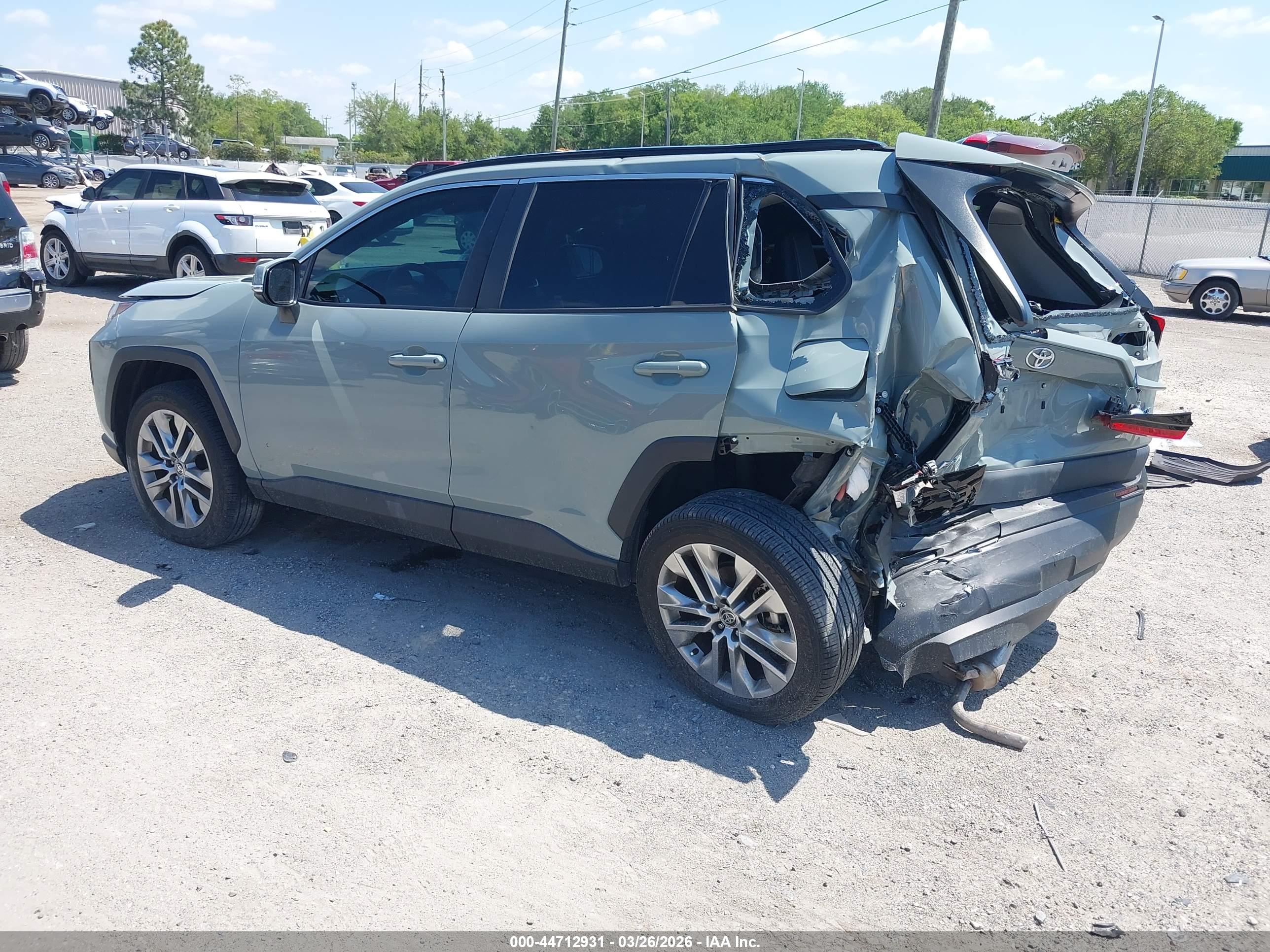 TOYOTA RAV4 image 3