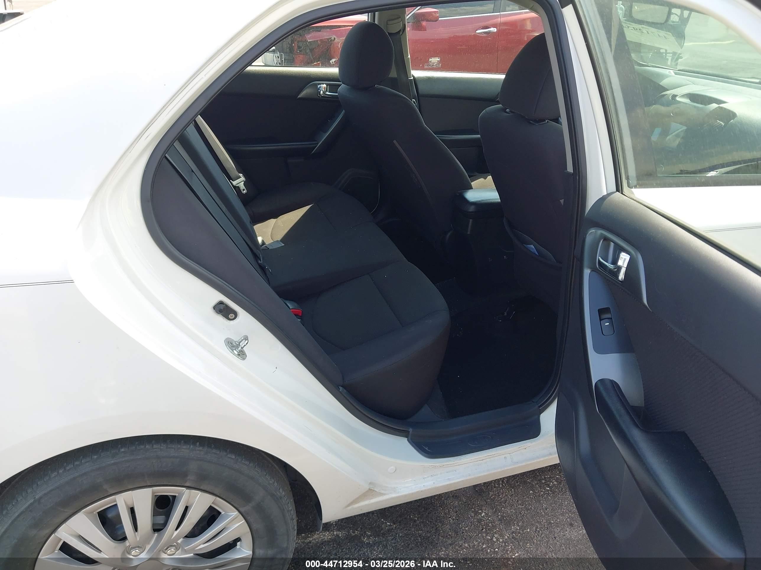 KIA FORTE image 8