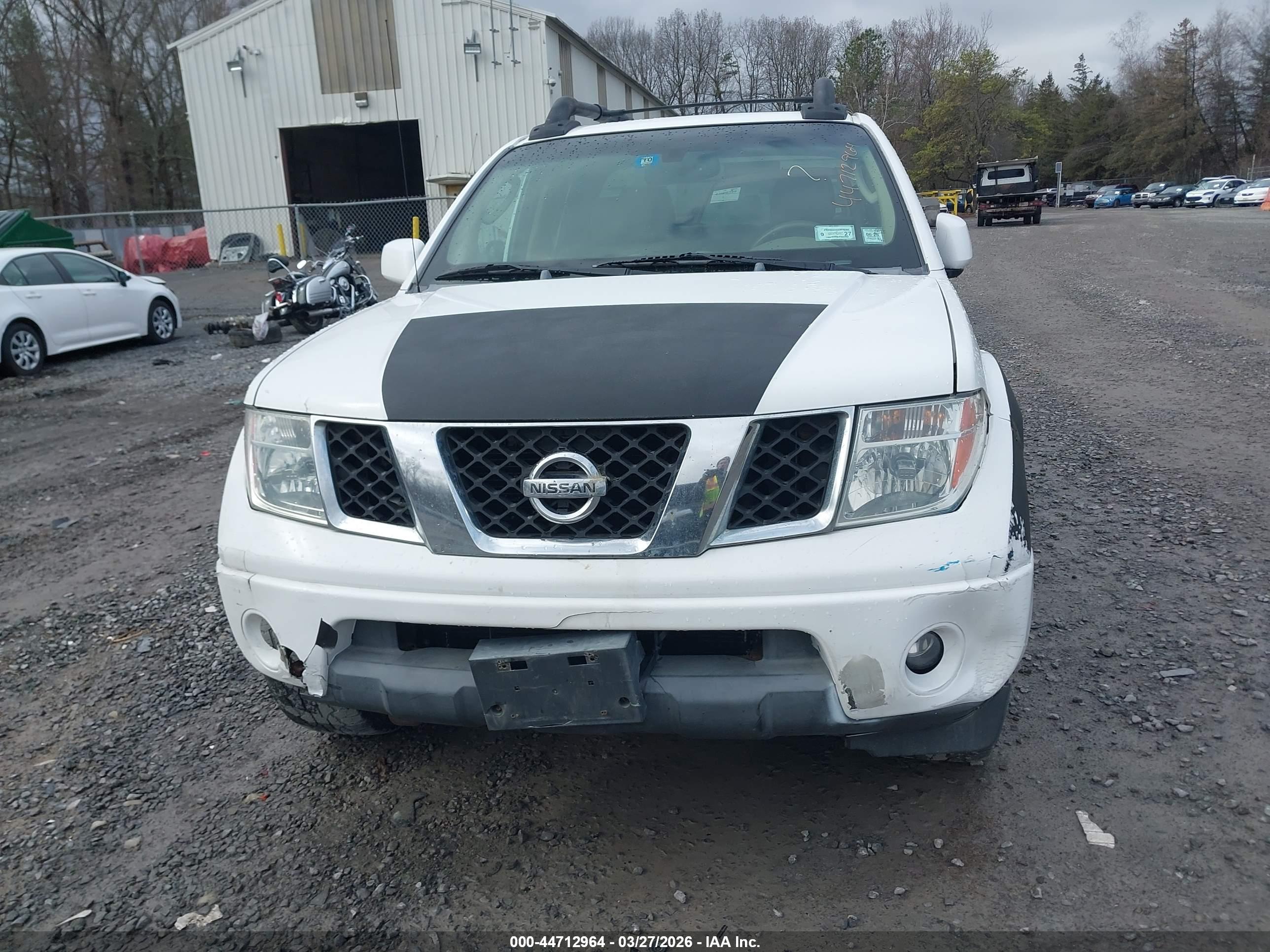 NISSAN FRONTIER image 6