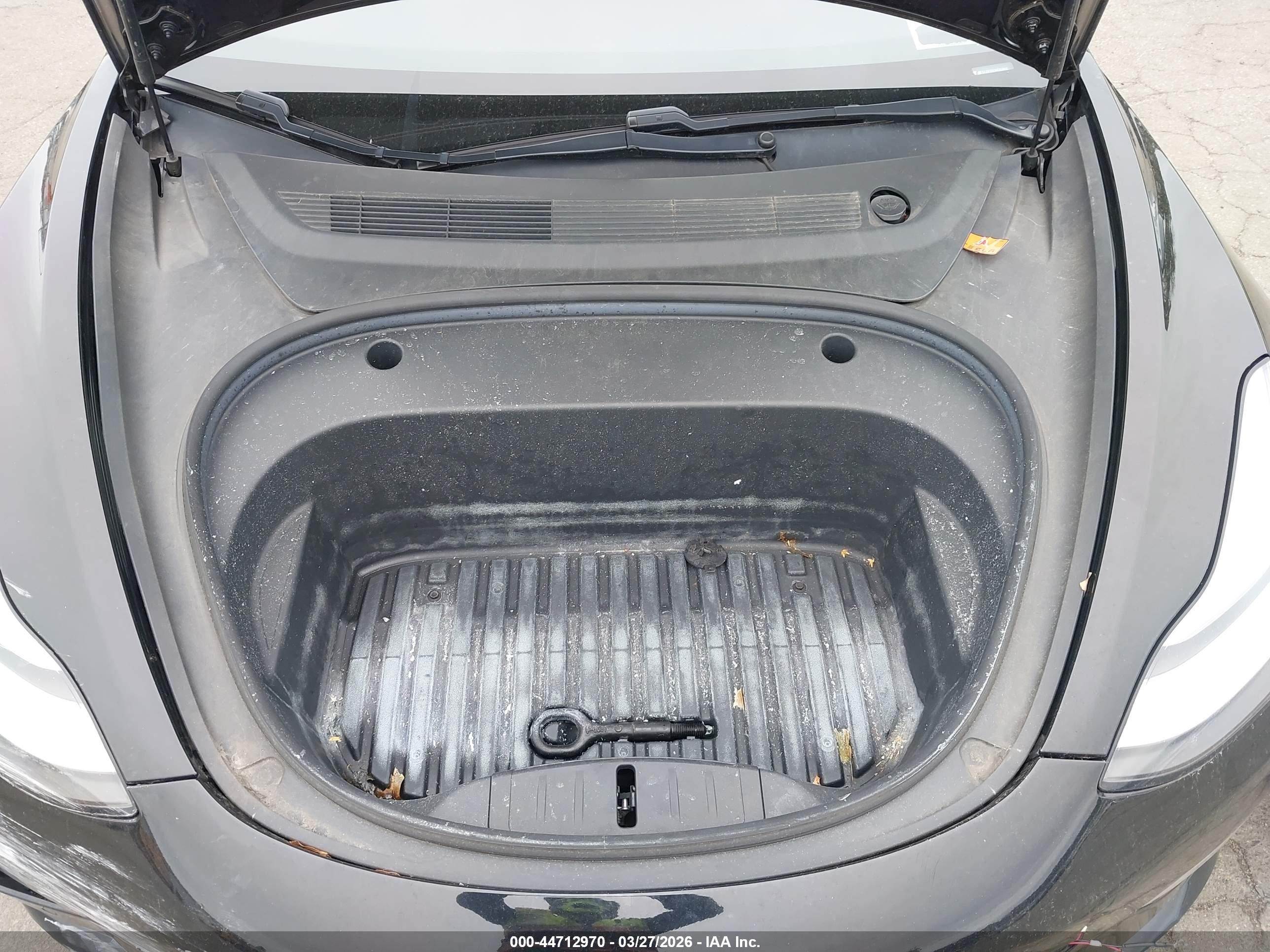 TESLA MODEL image 10