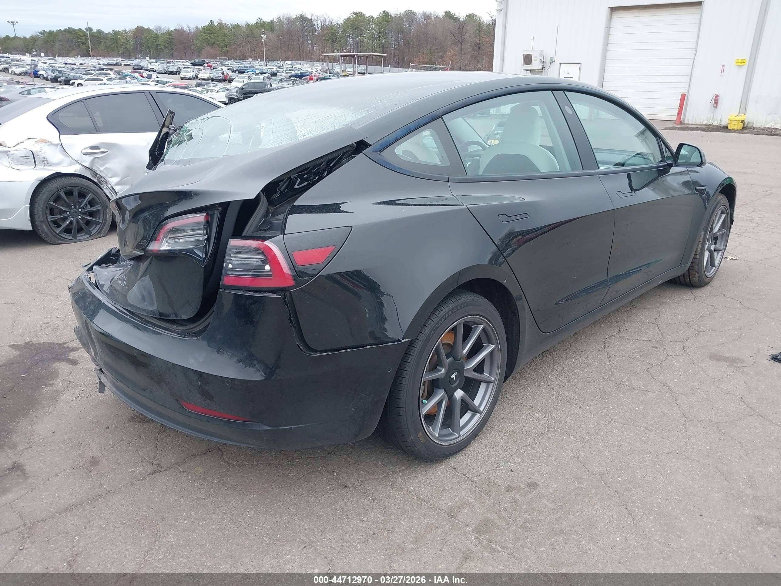 TESLA MODEL image 4