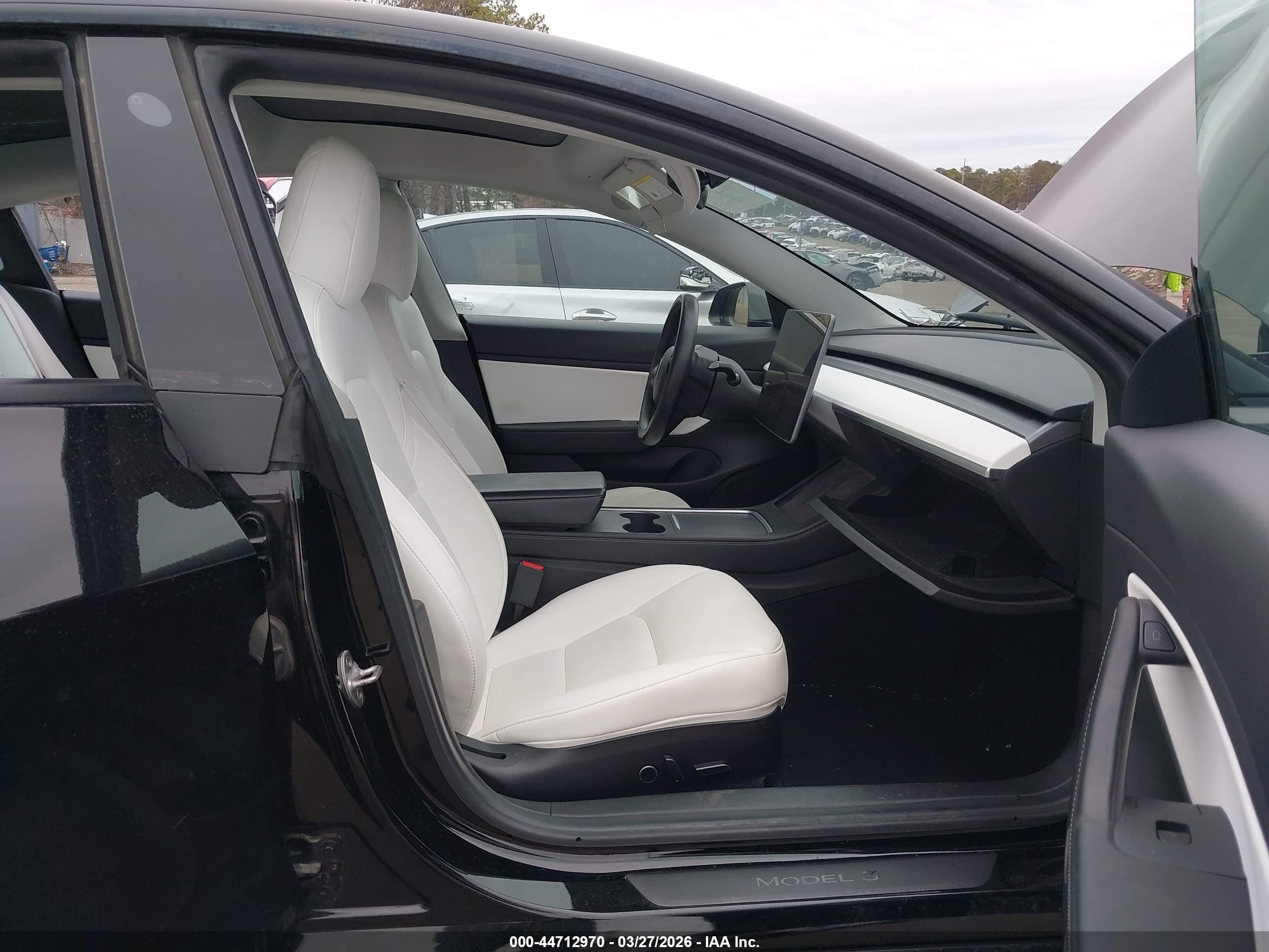 TESLA MODEL image 5