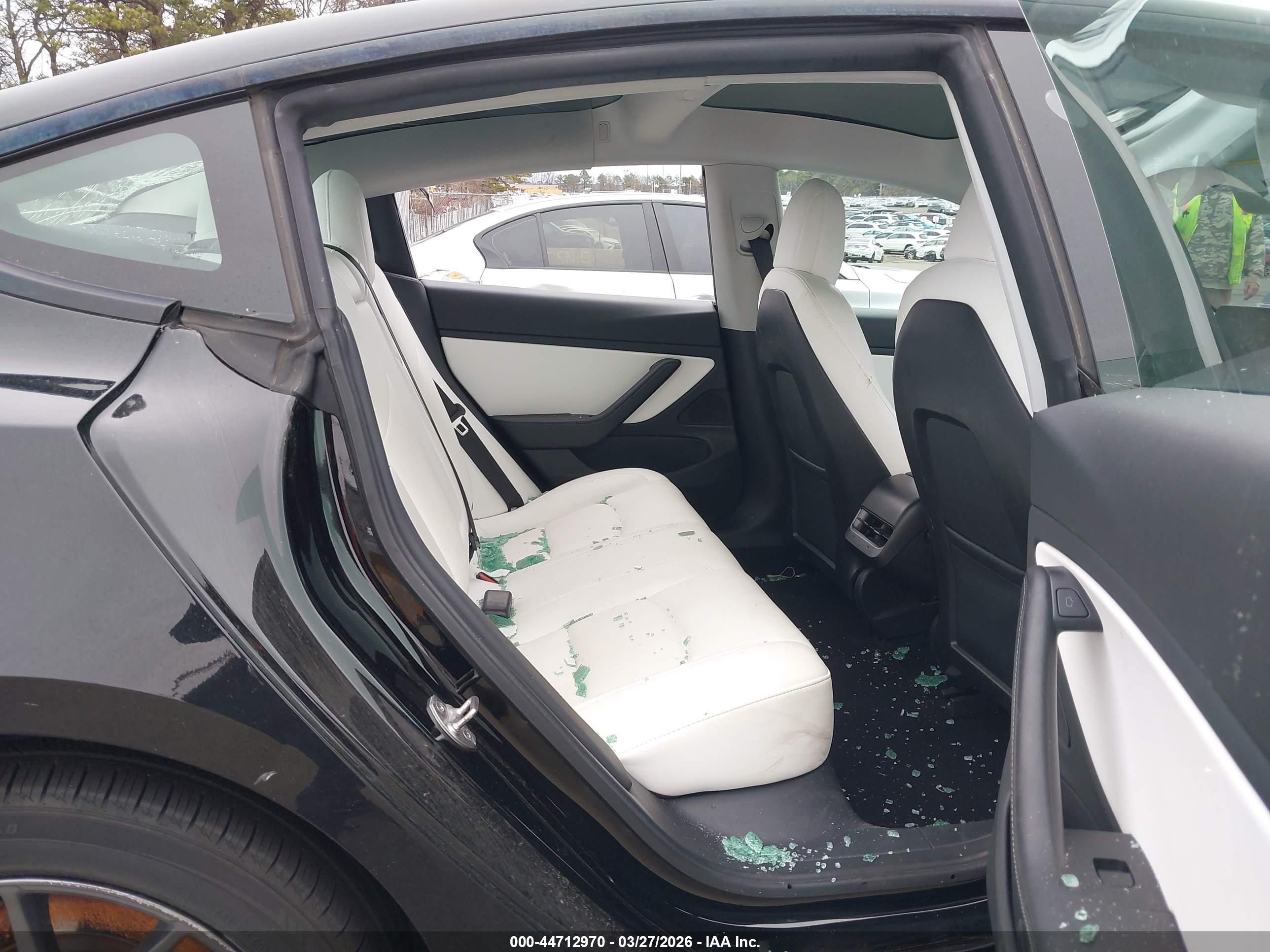 TESLA MODEL image 8