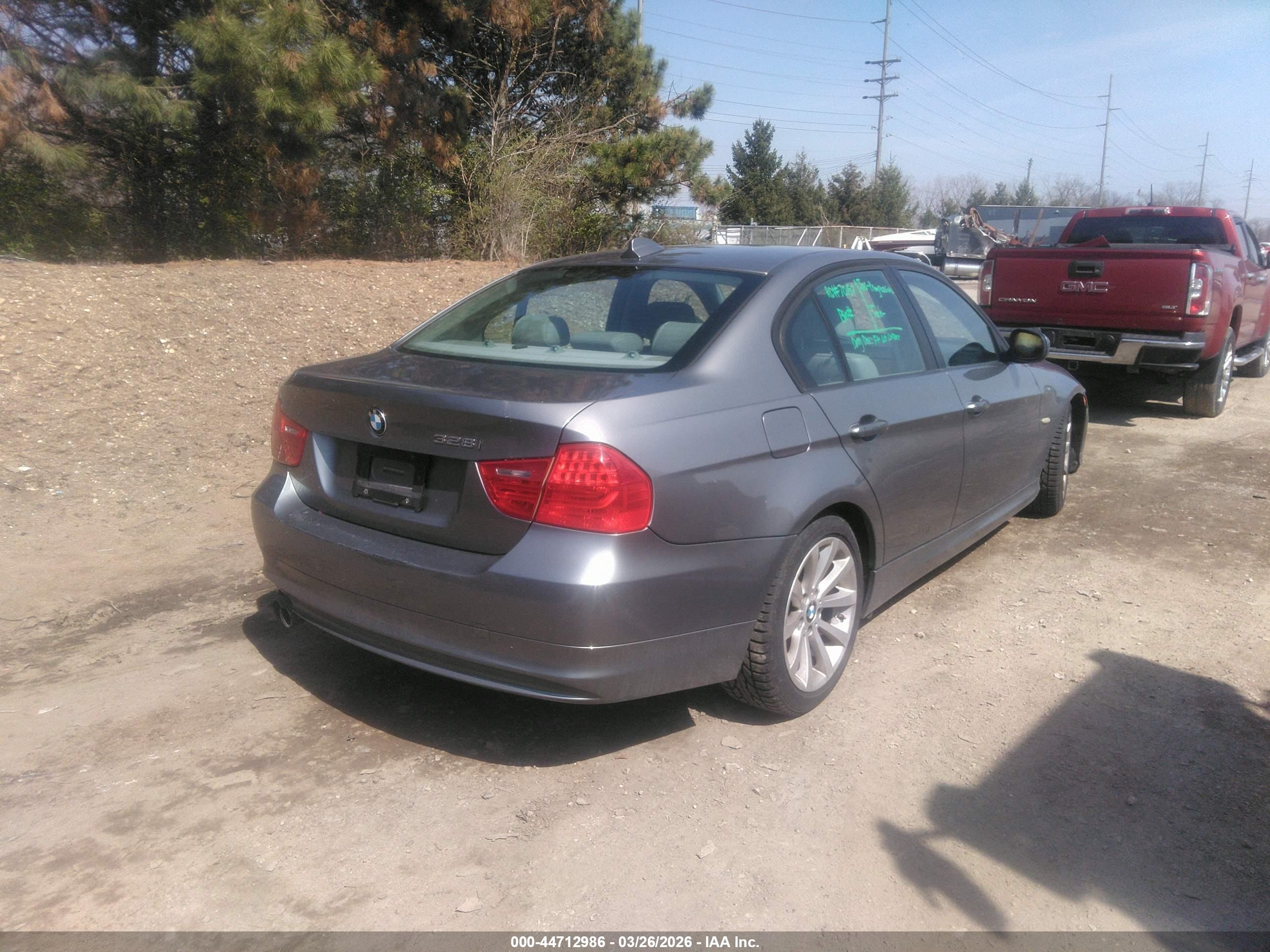 BMW 328I image 4