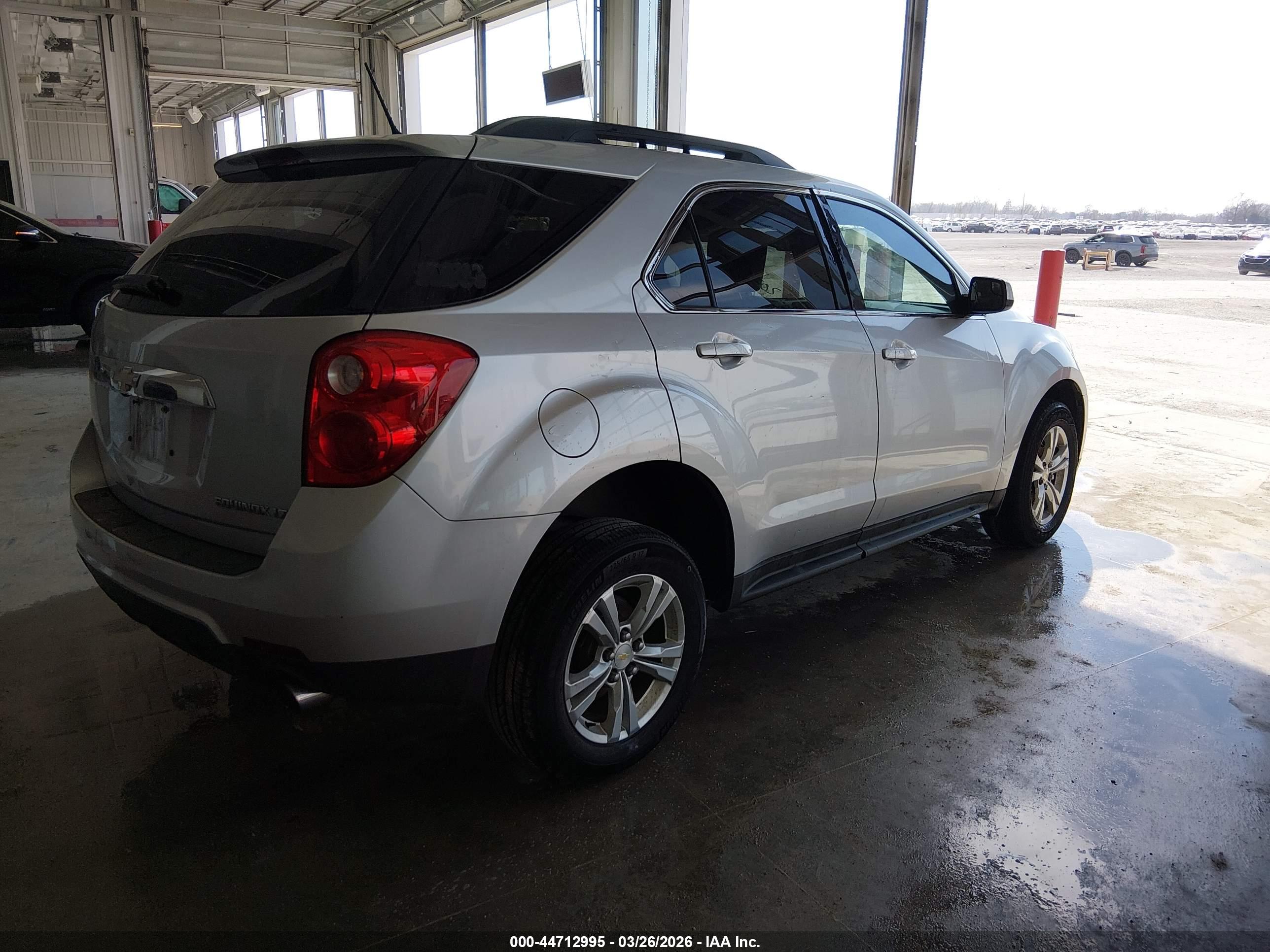 CHEVROLET EQUINOX image 4