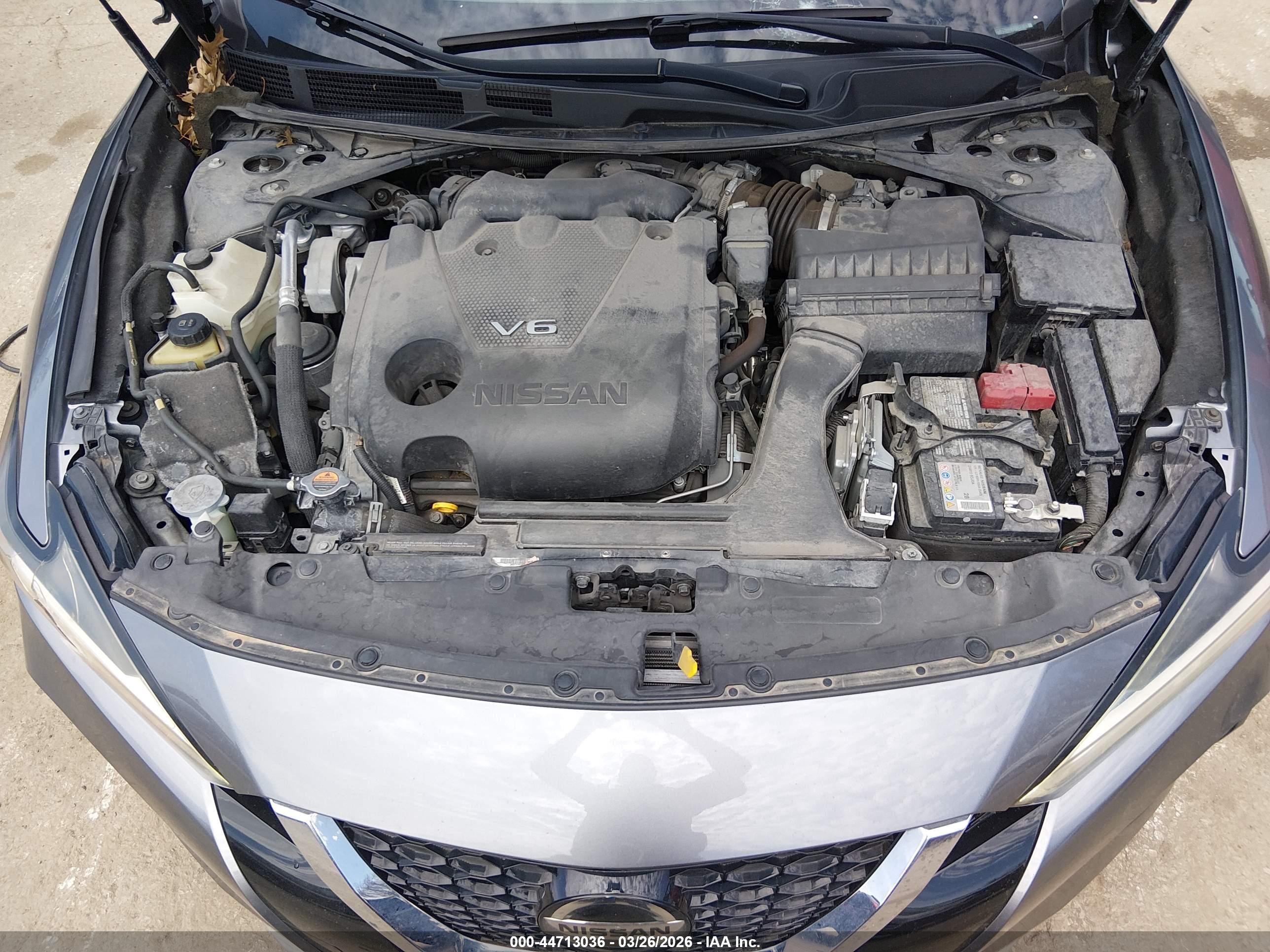 NISSAN MAXIMA image 10