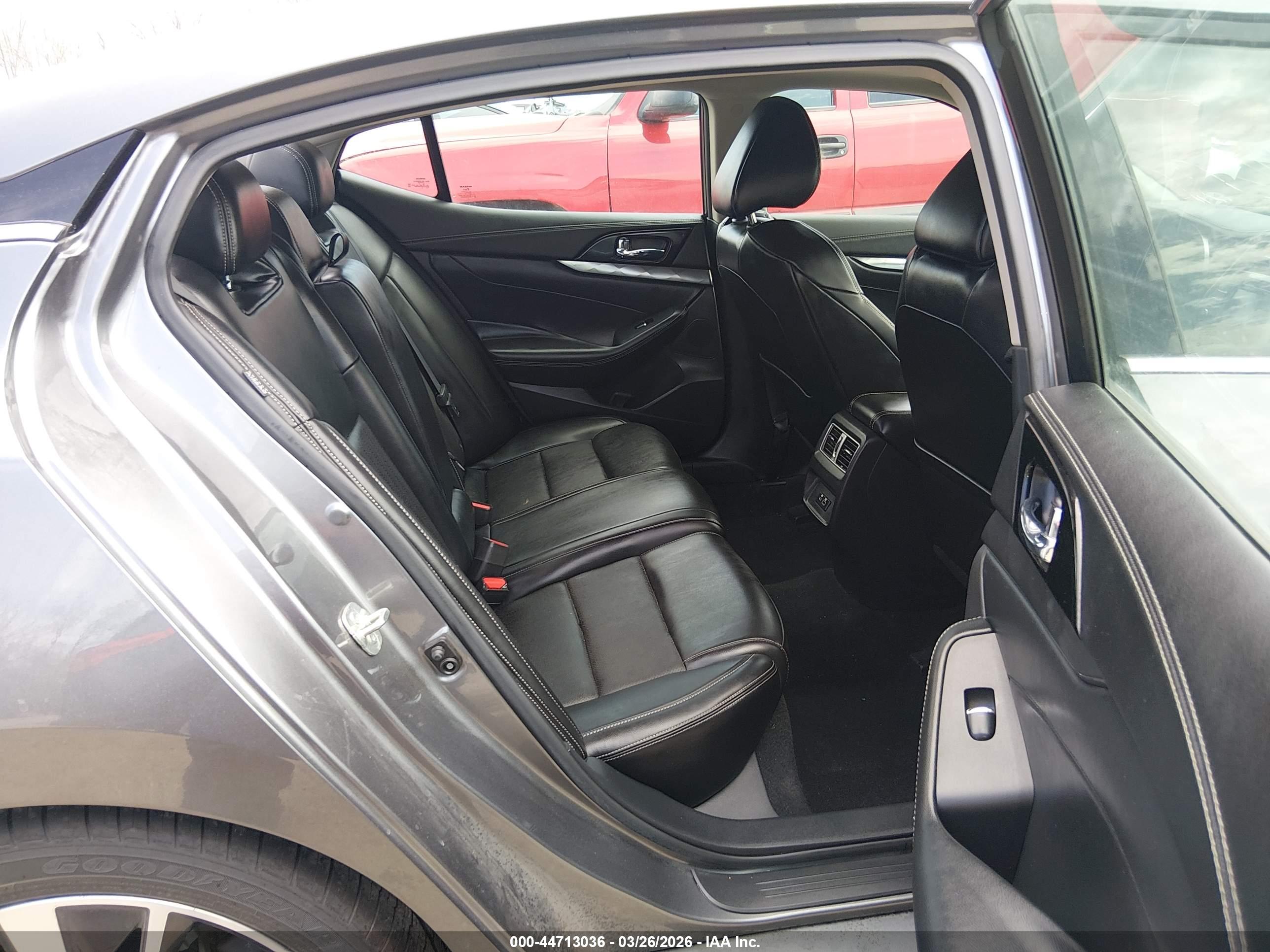 NISSAN MAXIMA image 8