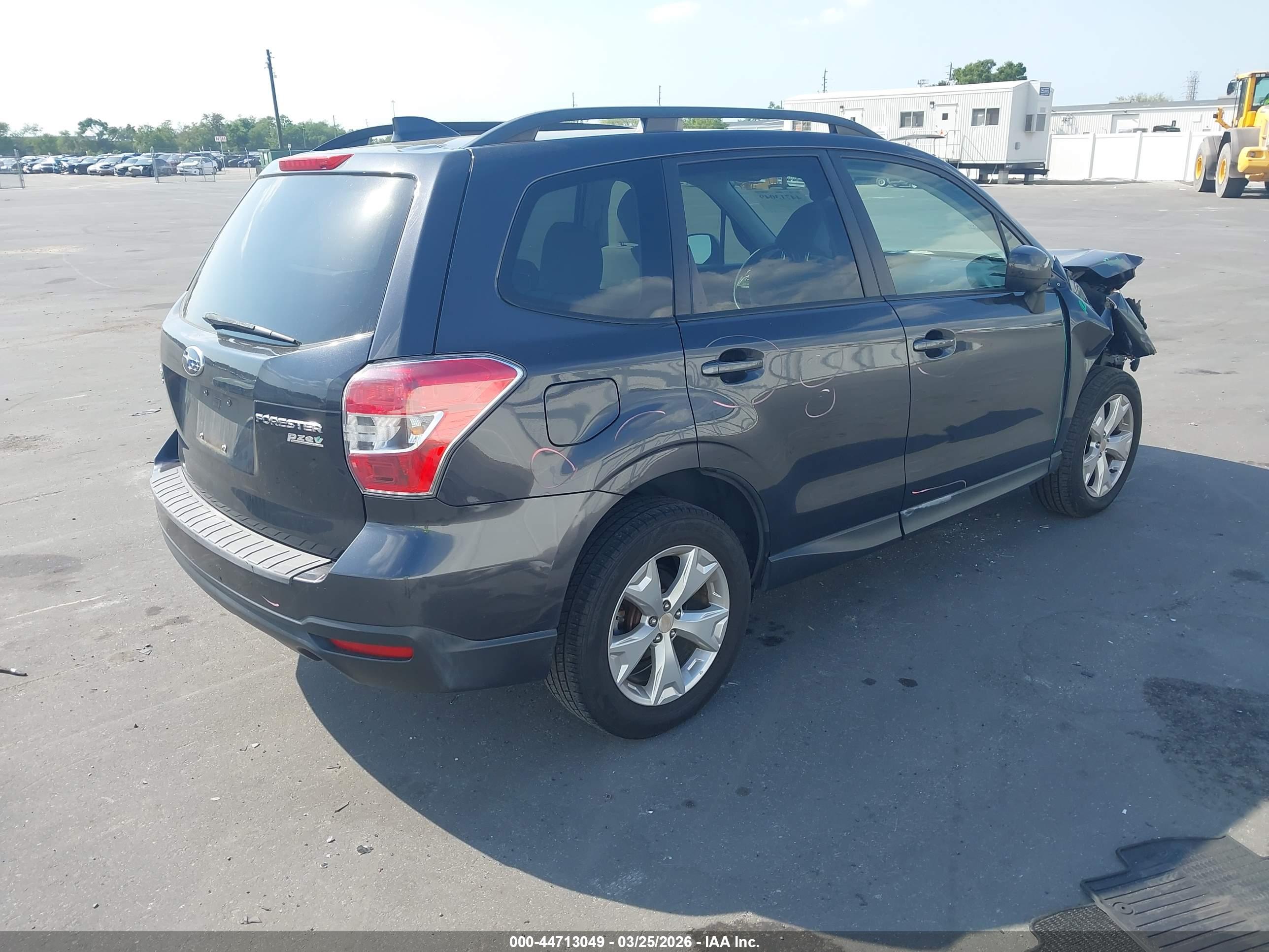 SUBARU FORESTER image 4