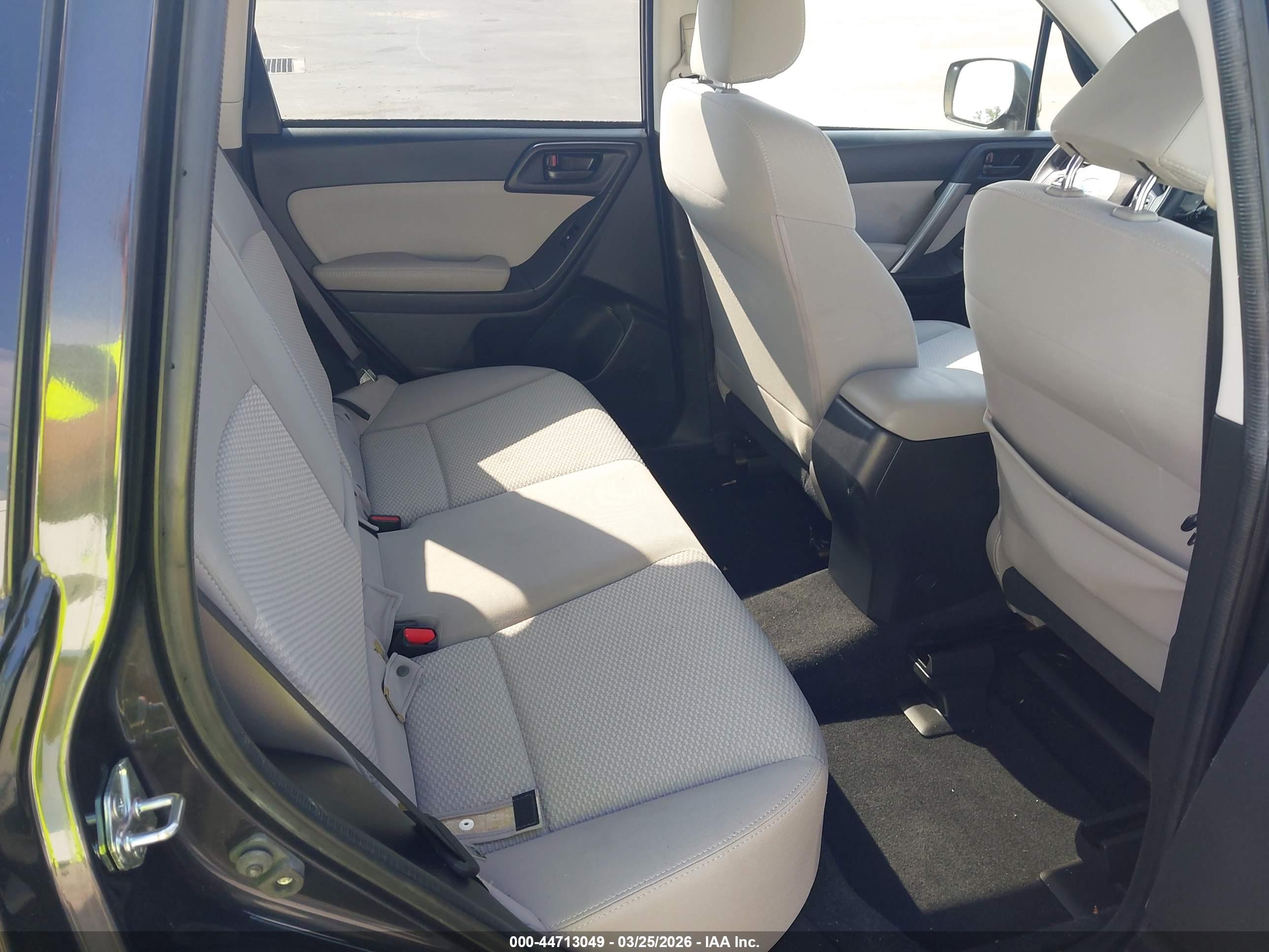 SUBARU FORESTER image 8