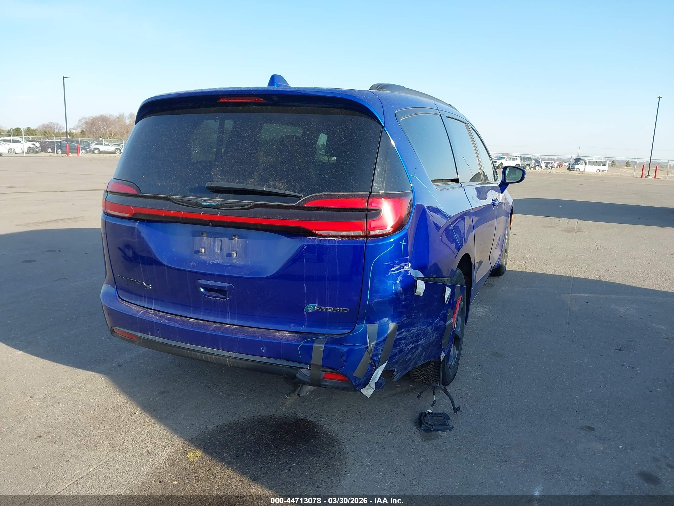 CHRYSLER PACIFICA image 6