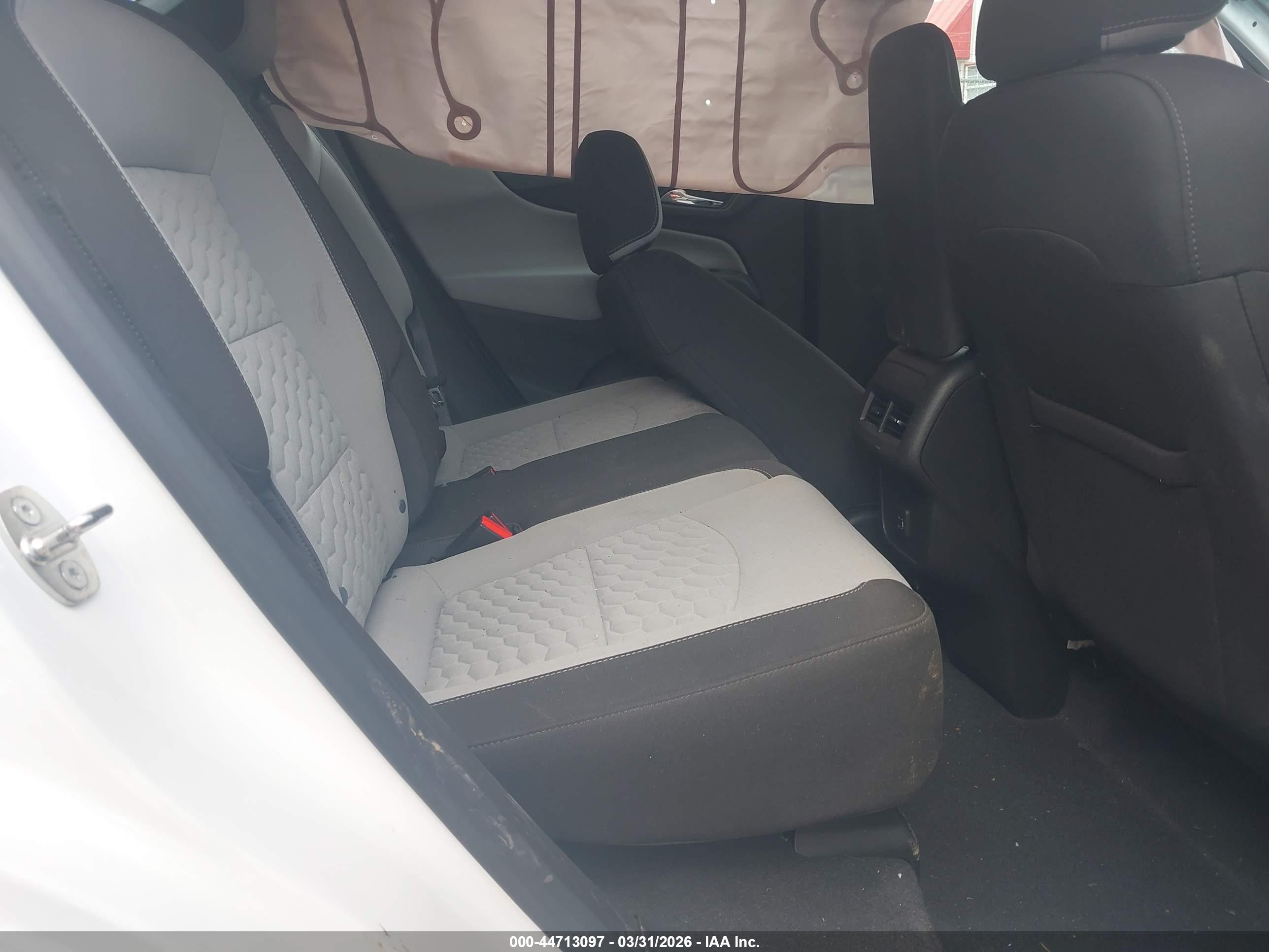 CHEVROLET EQUINOX image 8