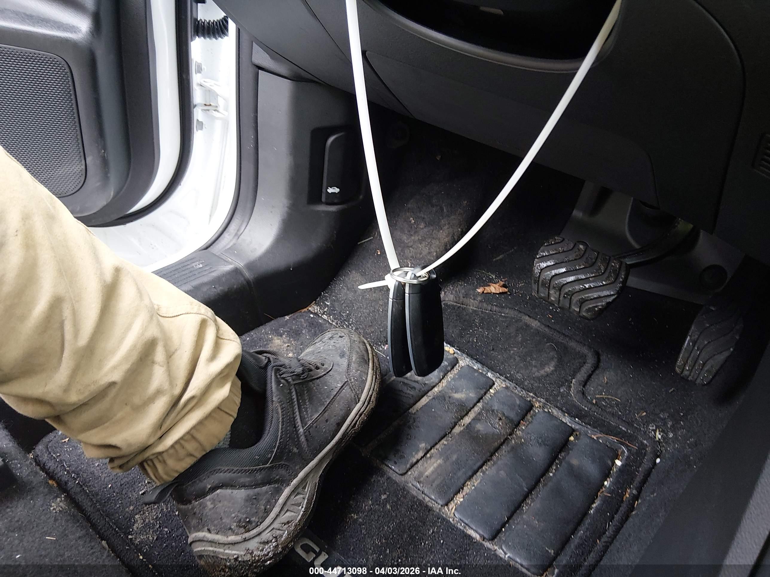 NISSAN ROGUE image 11