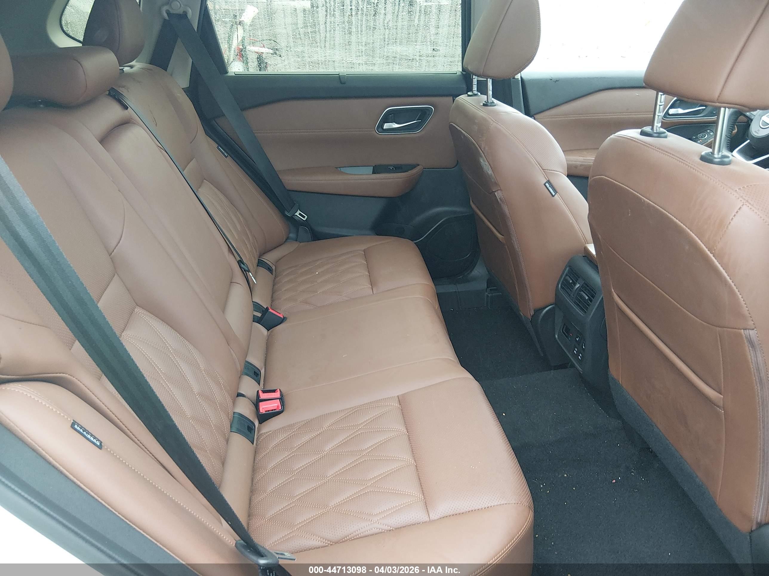 NISSAN ROGUE image 8