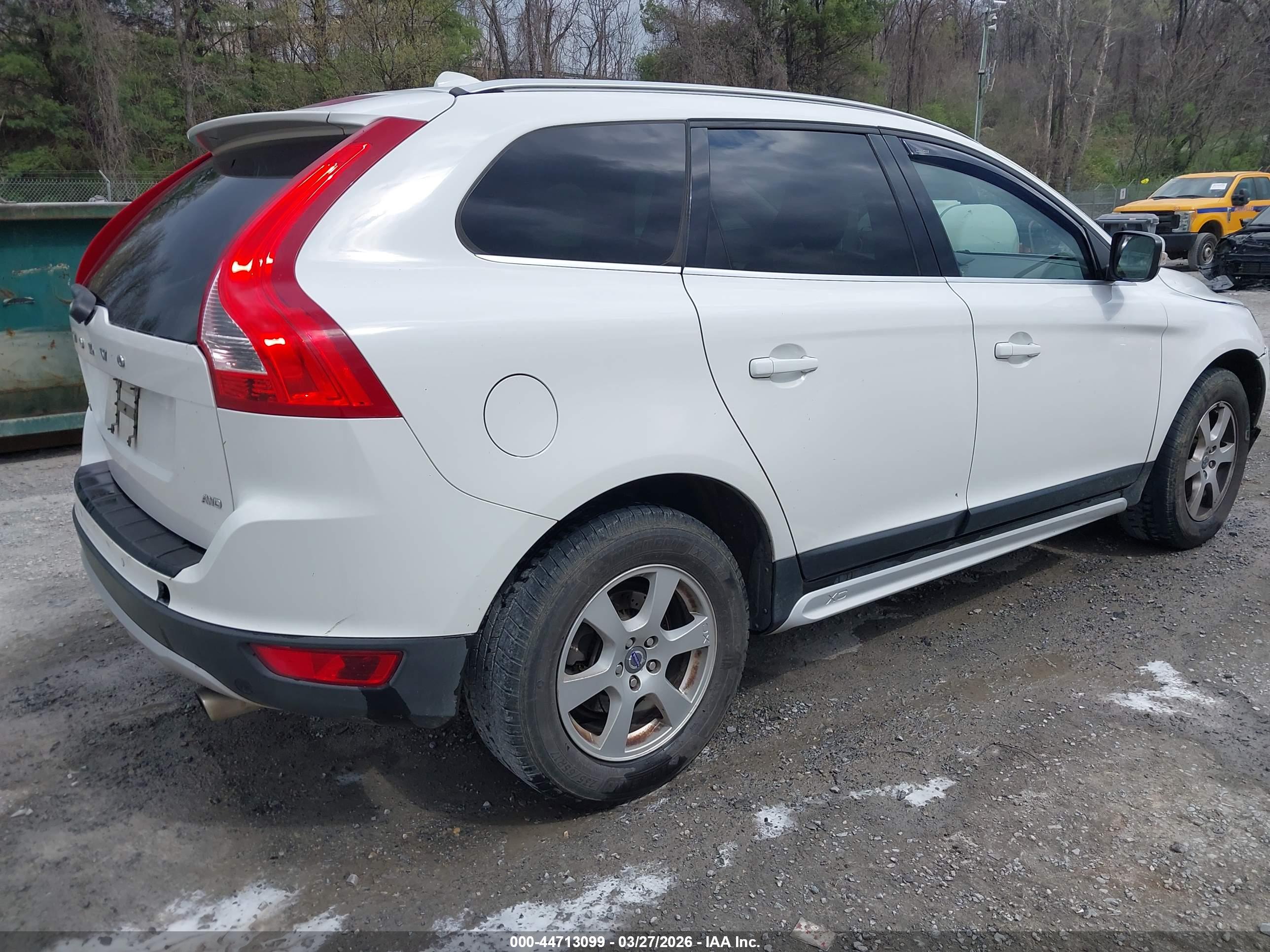 VOLVO XC60 image 4
