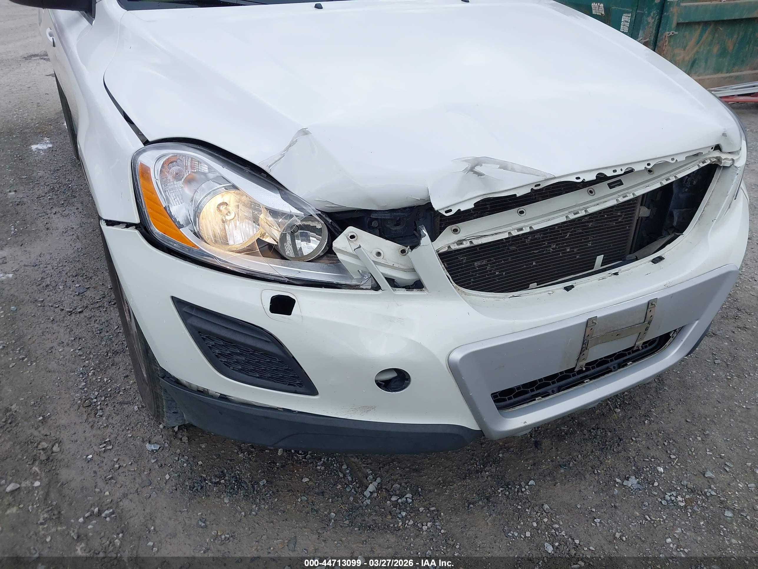 VOLVO XC60 image 6