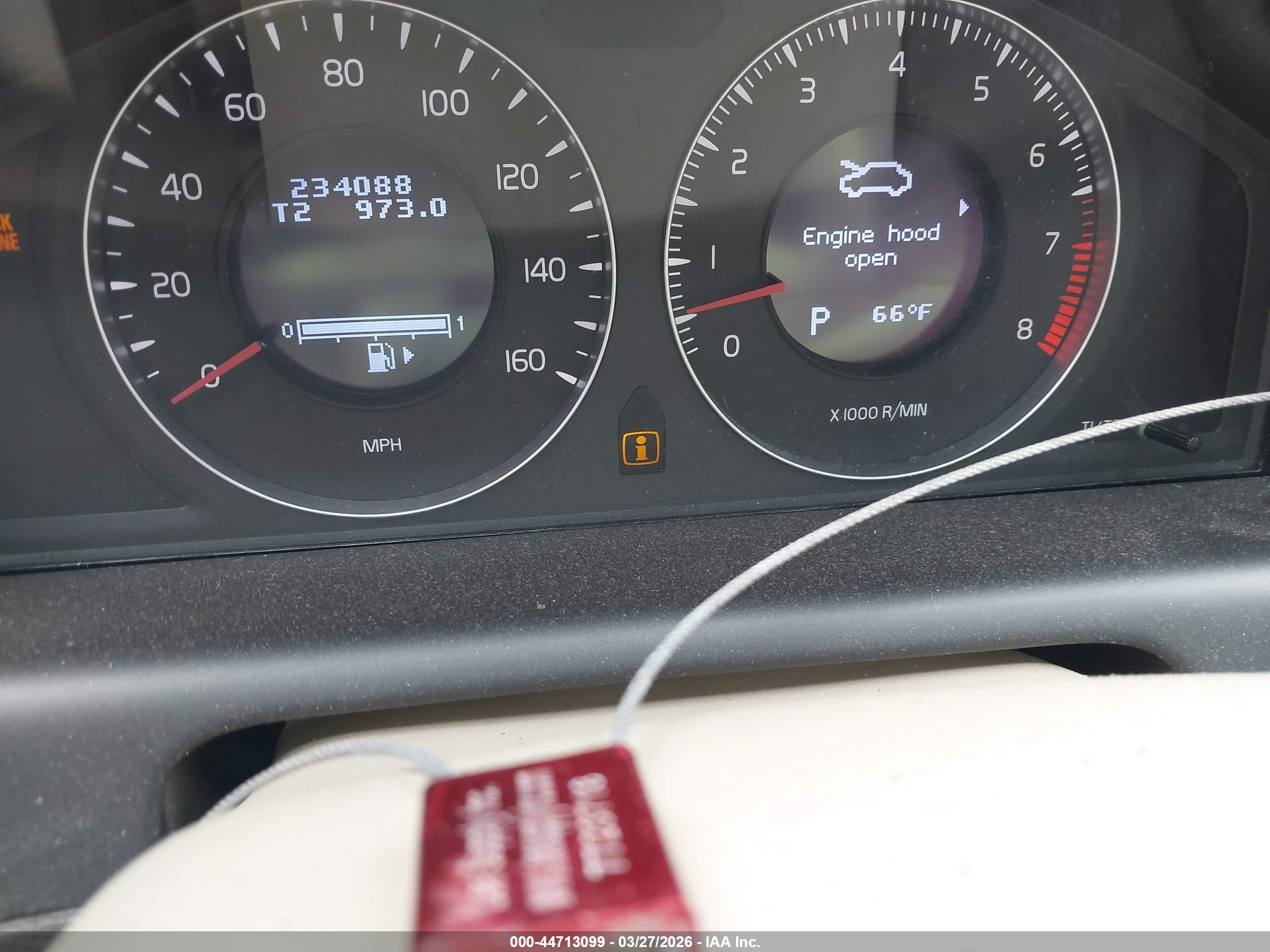 VOLVO XC60 image 7