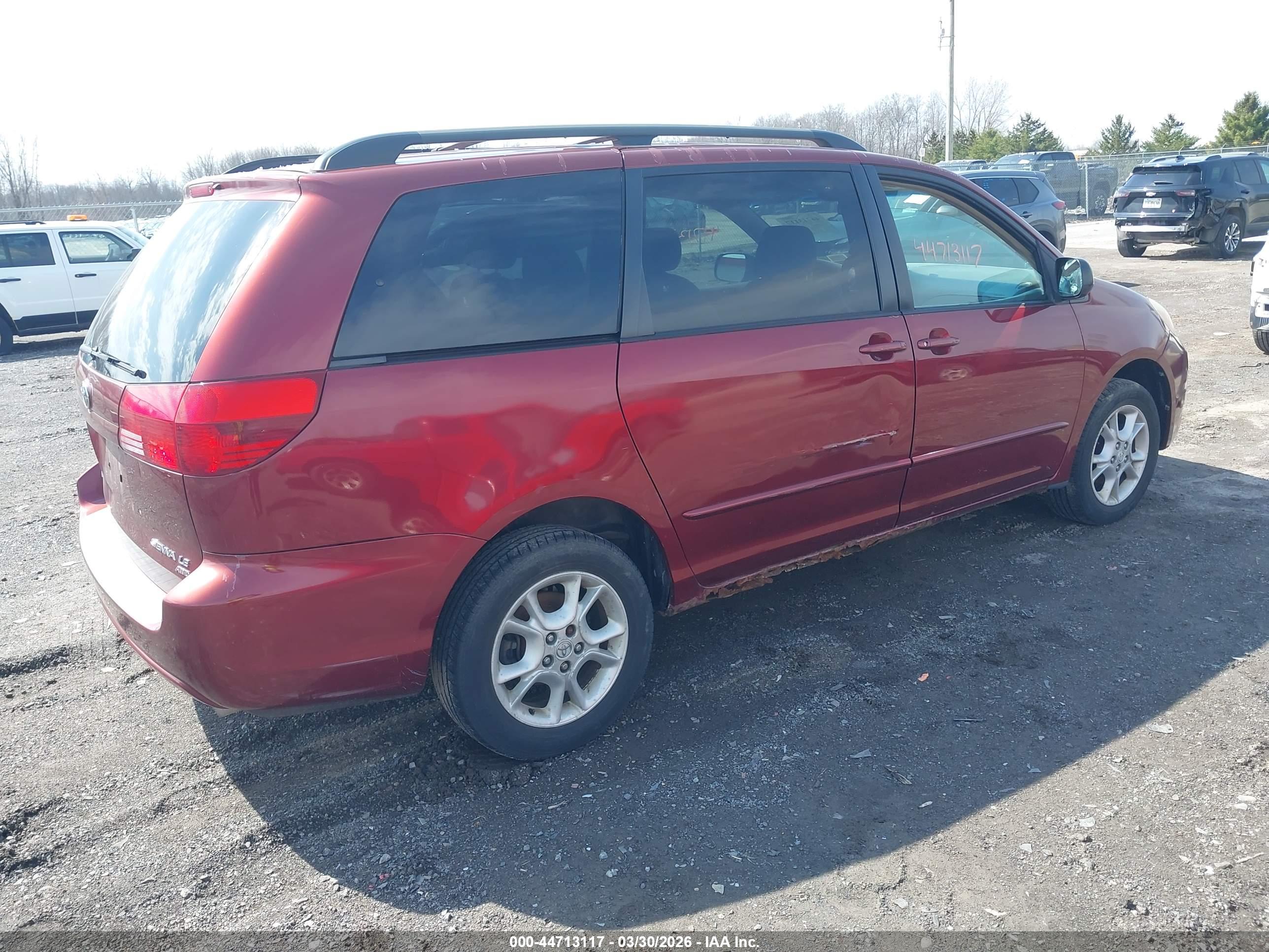 TOYOTA SIENNA image 4