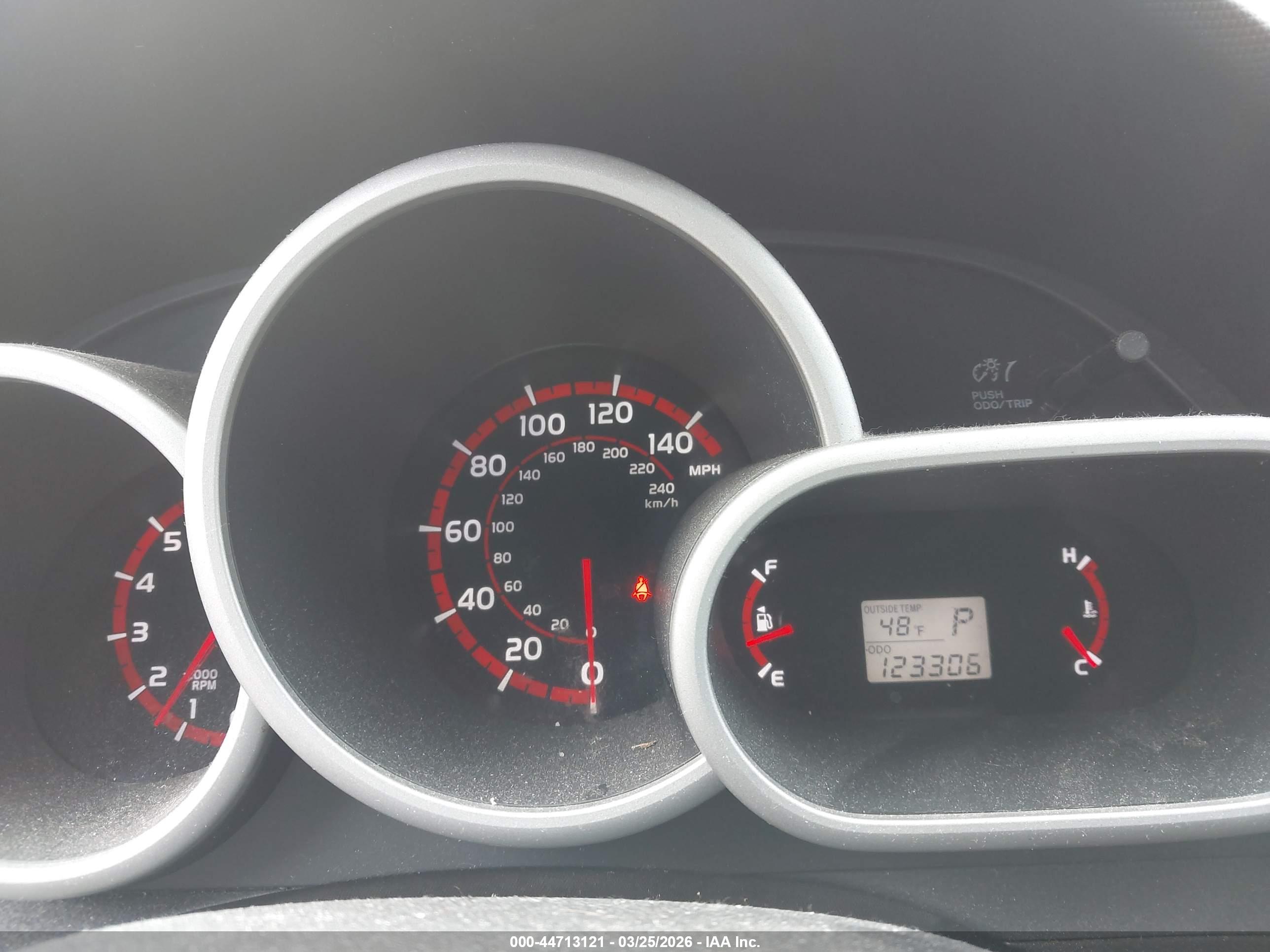 PONTIAC VIBE image 7