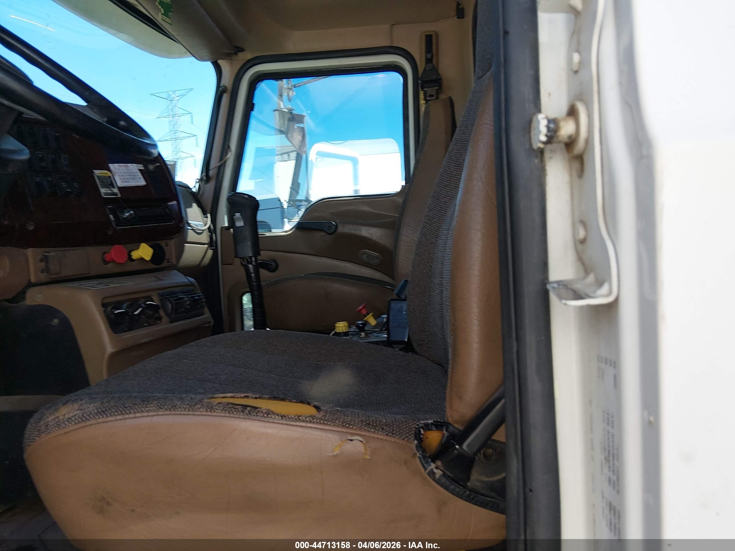 MACK 700 image 5