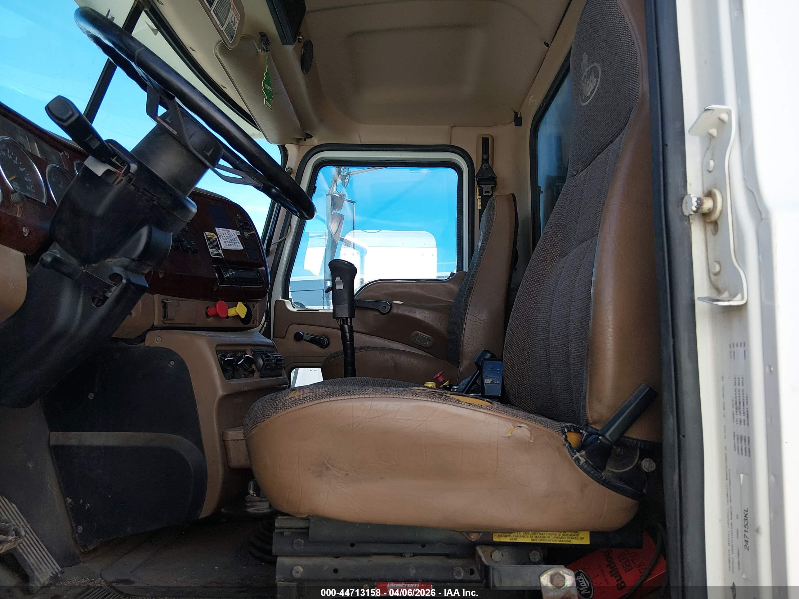 MACK 700 image 8
