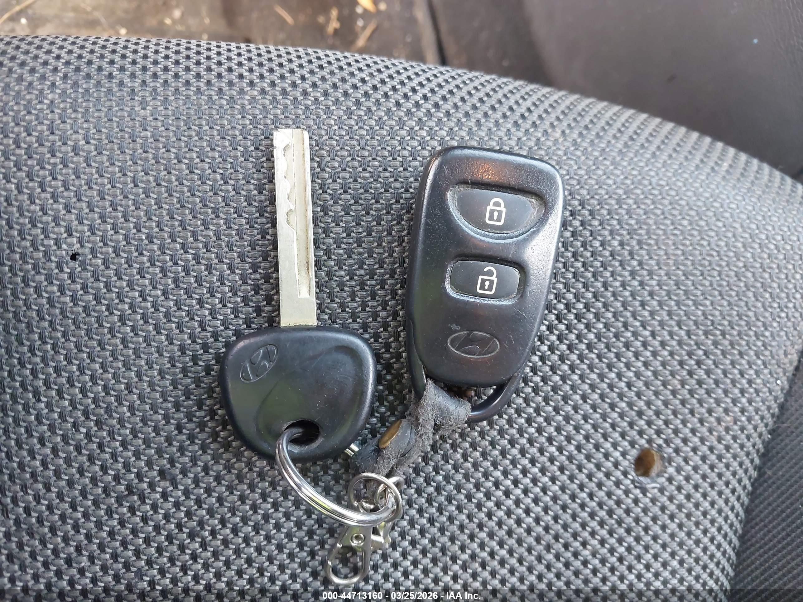 HYUNDAI ACCENT image 11