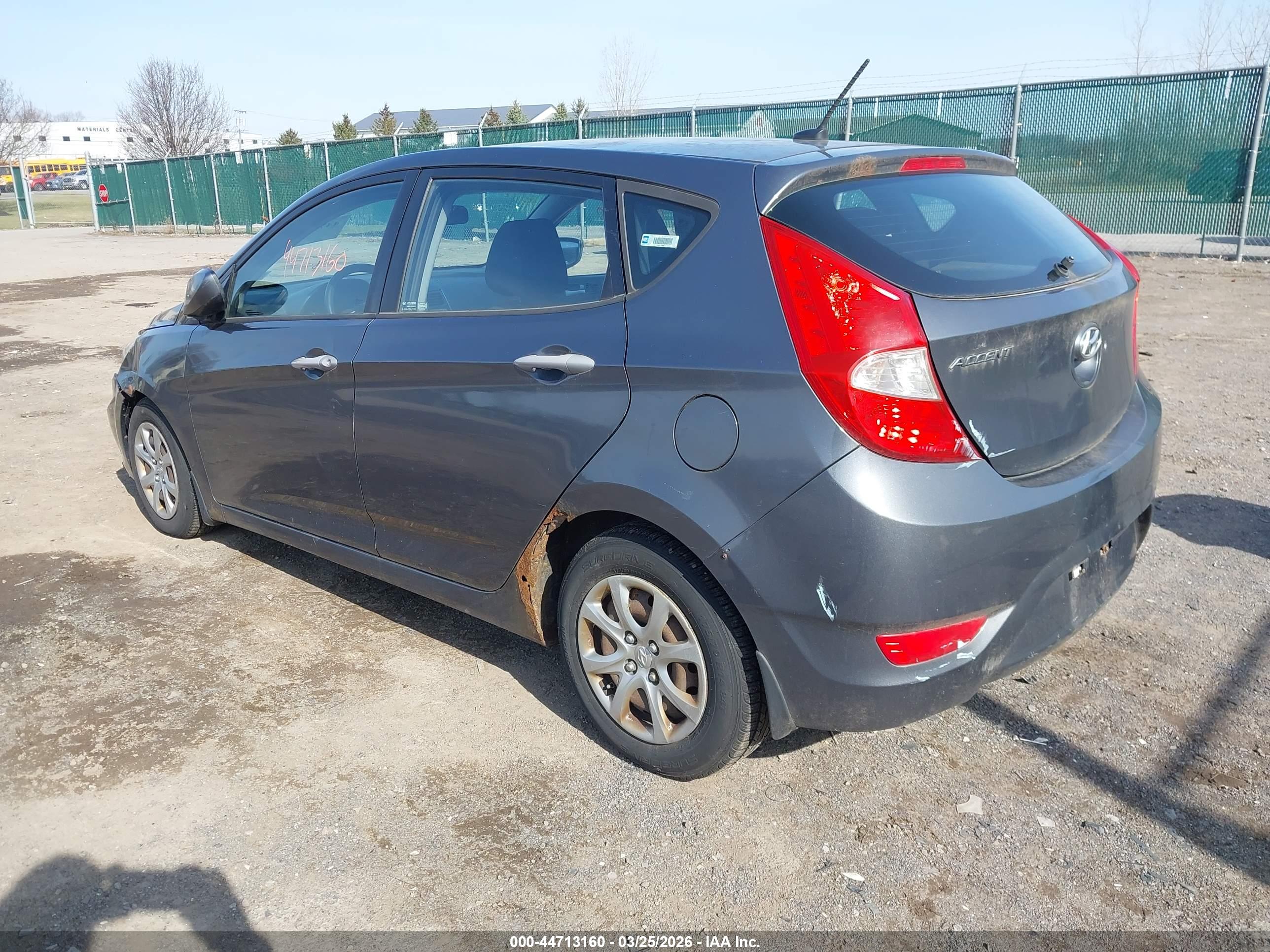 HYUNDAI ACCENT image 3