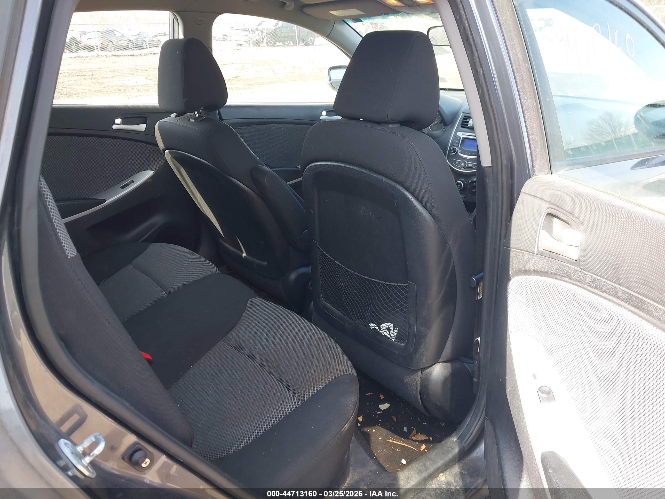 HYUNDAI ACCENT image 8