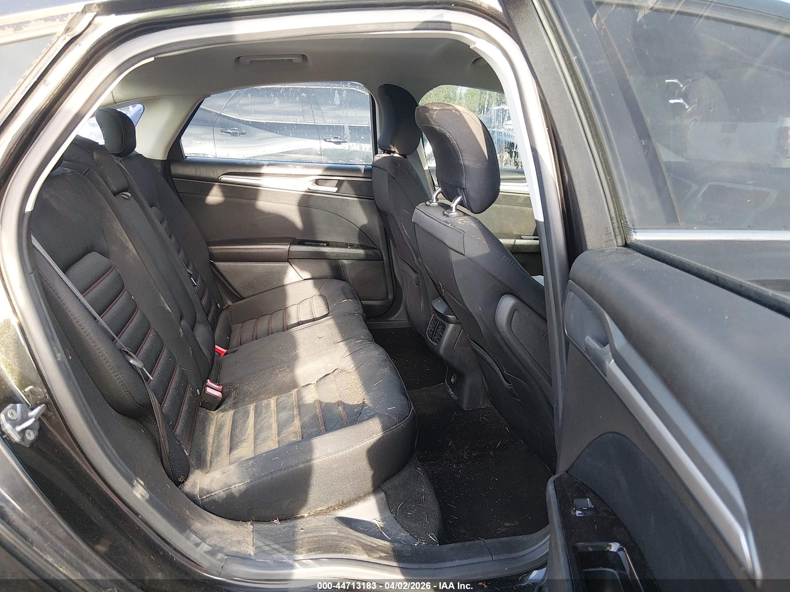 FORD FUSION image 8