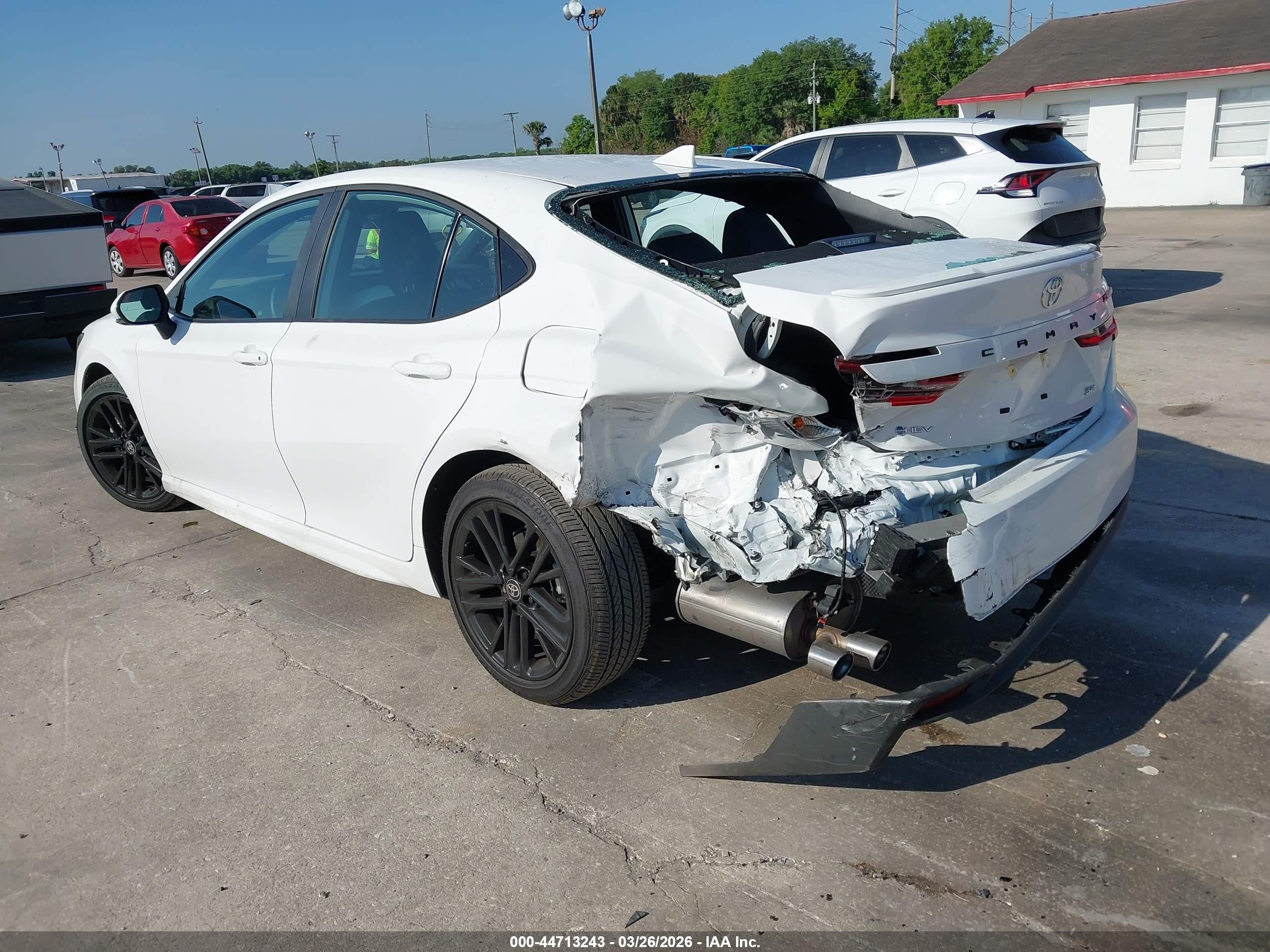 TOYOTA CAMRY image 3