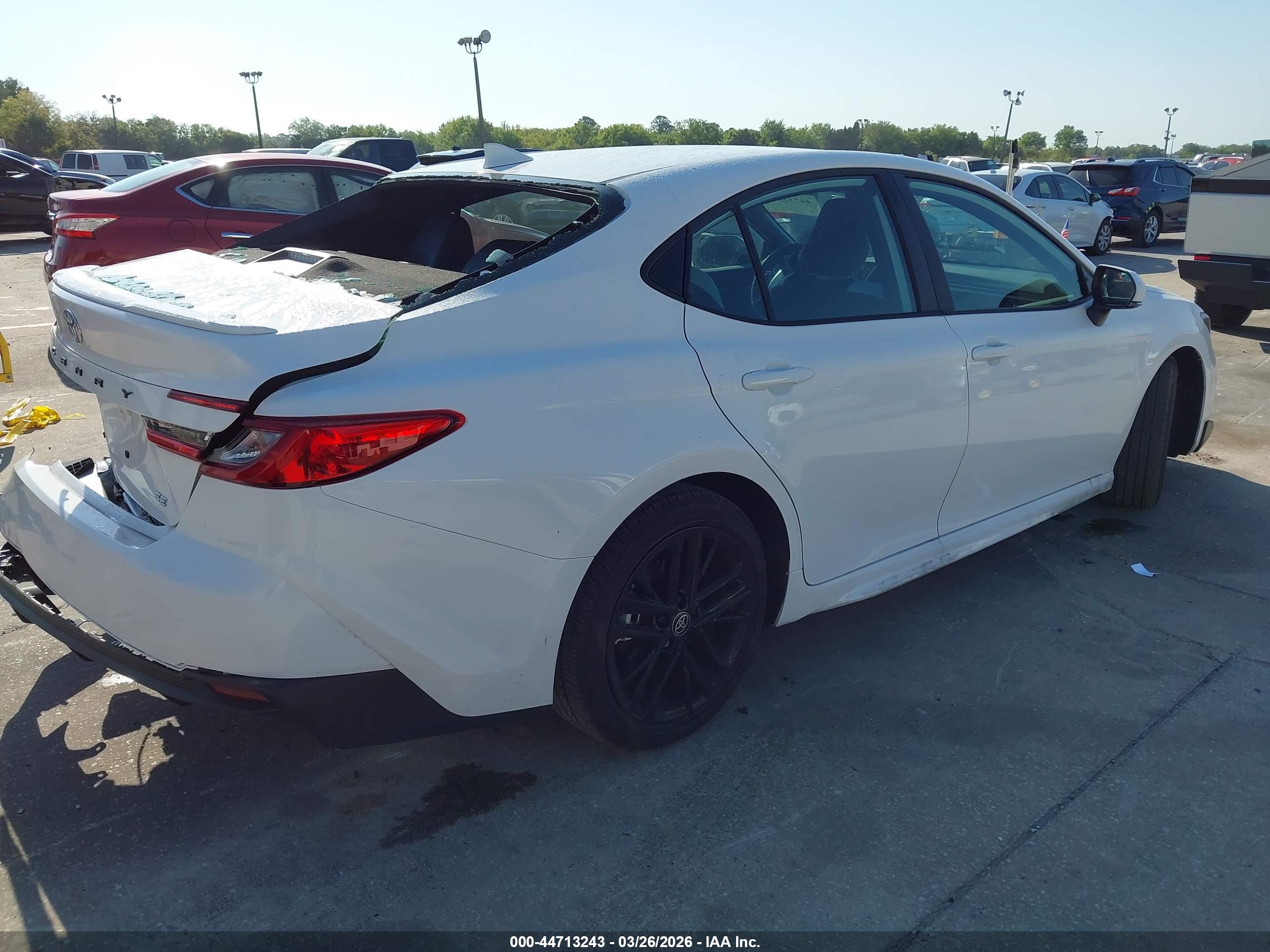 TOYOTA CAMRY image 4