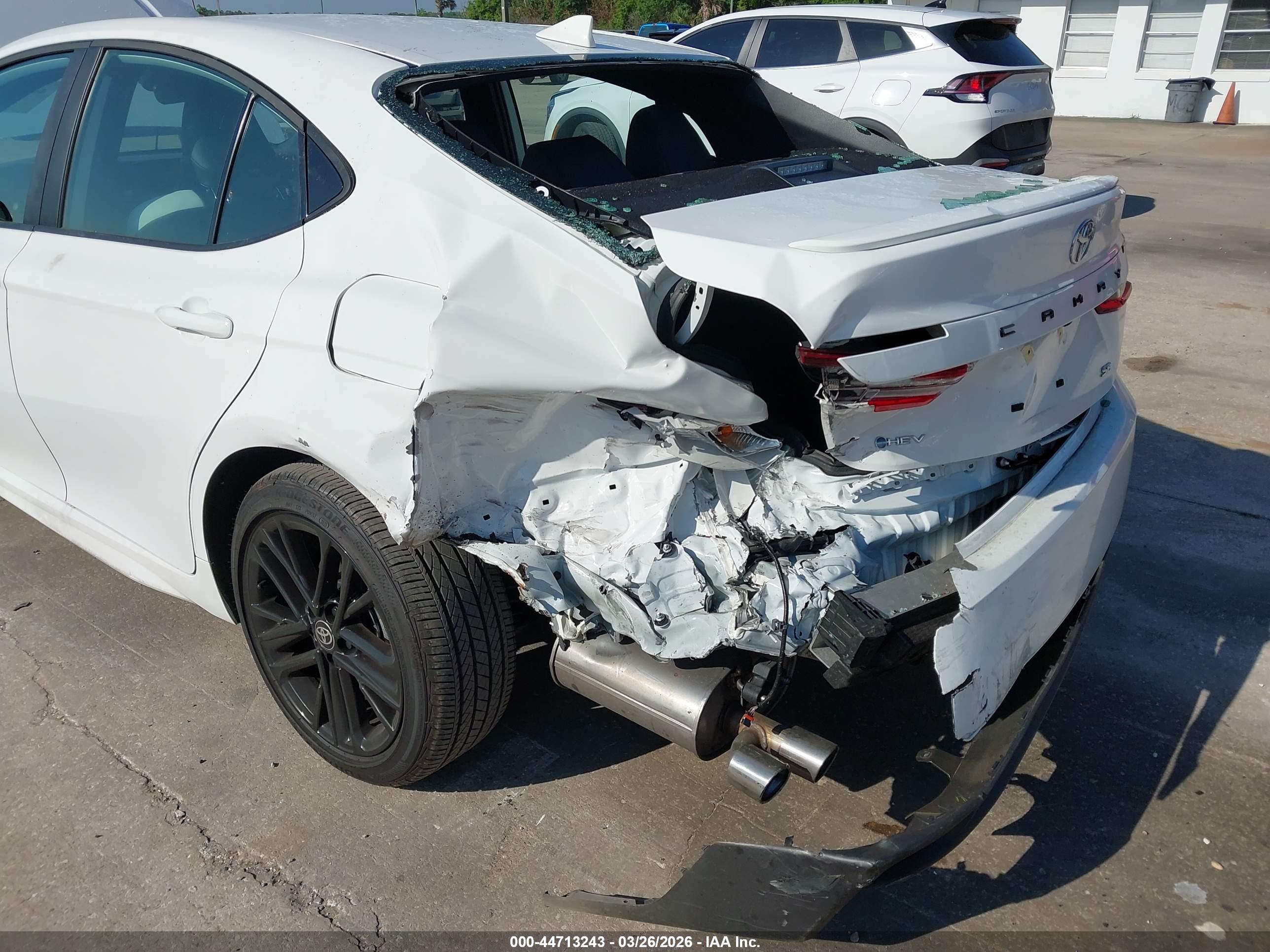 TOYOTA CAMRY image 6
