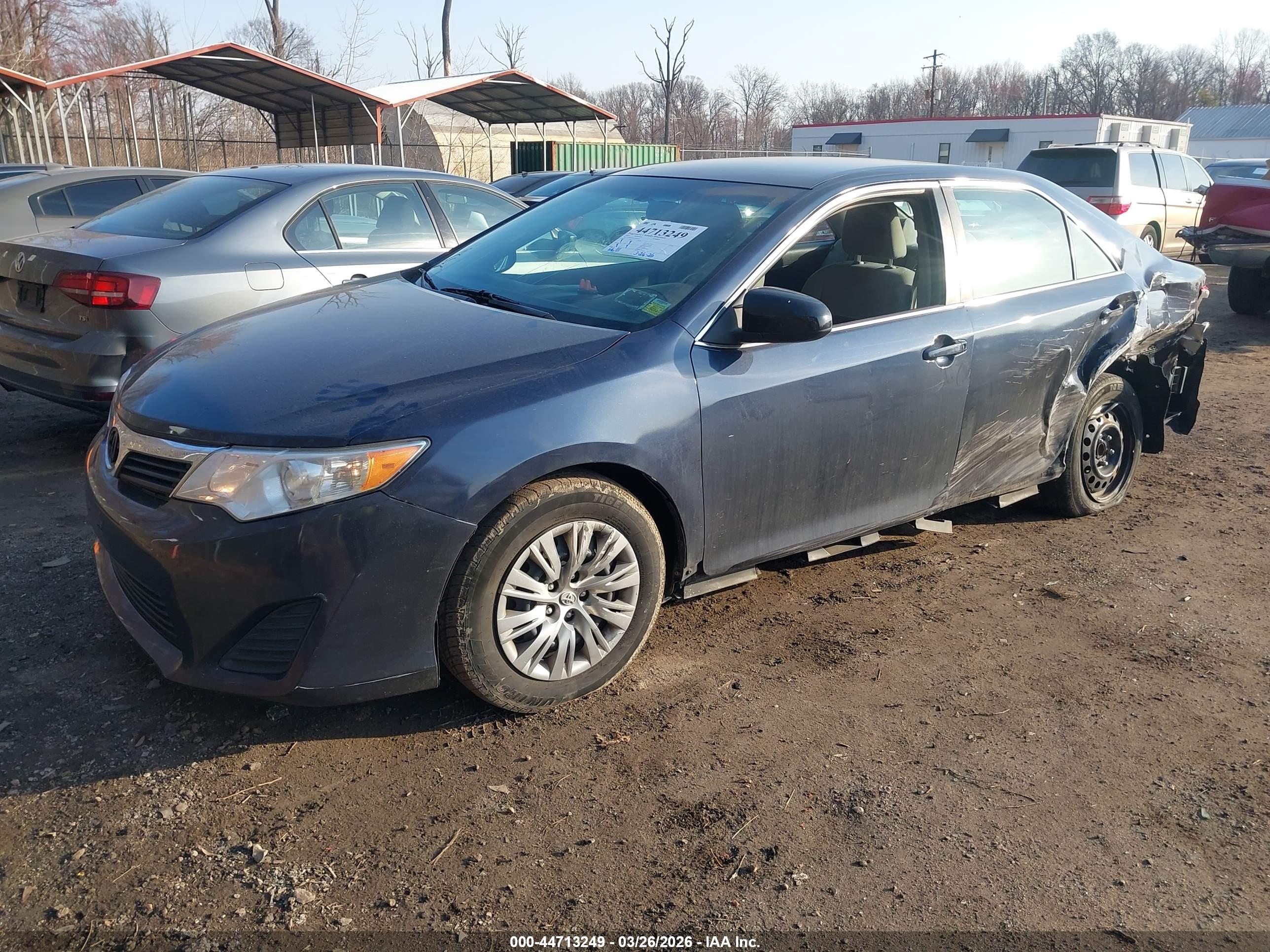 TOYOTA CAMRY image 2