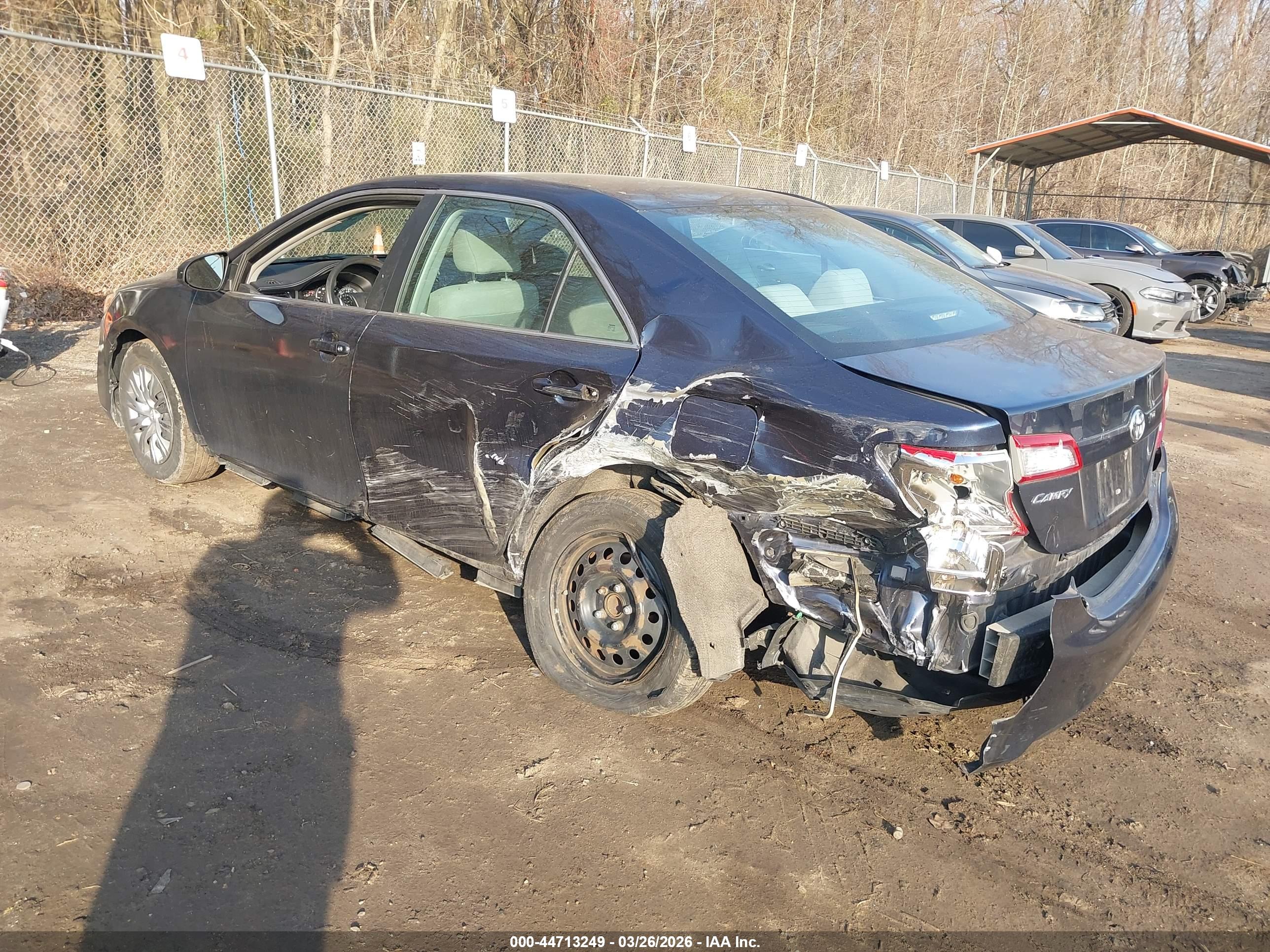 TOYOTA CAMRY image 3