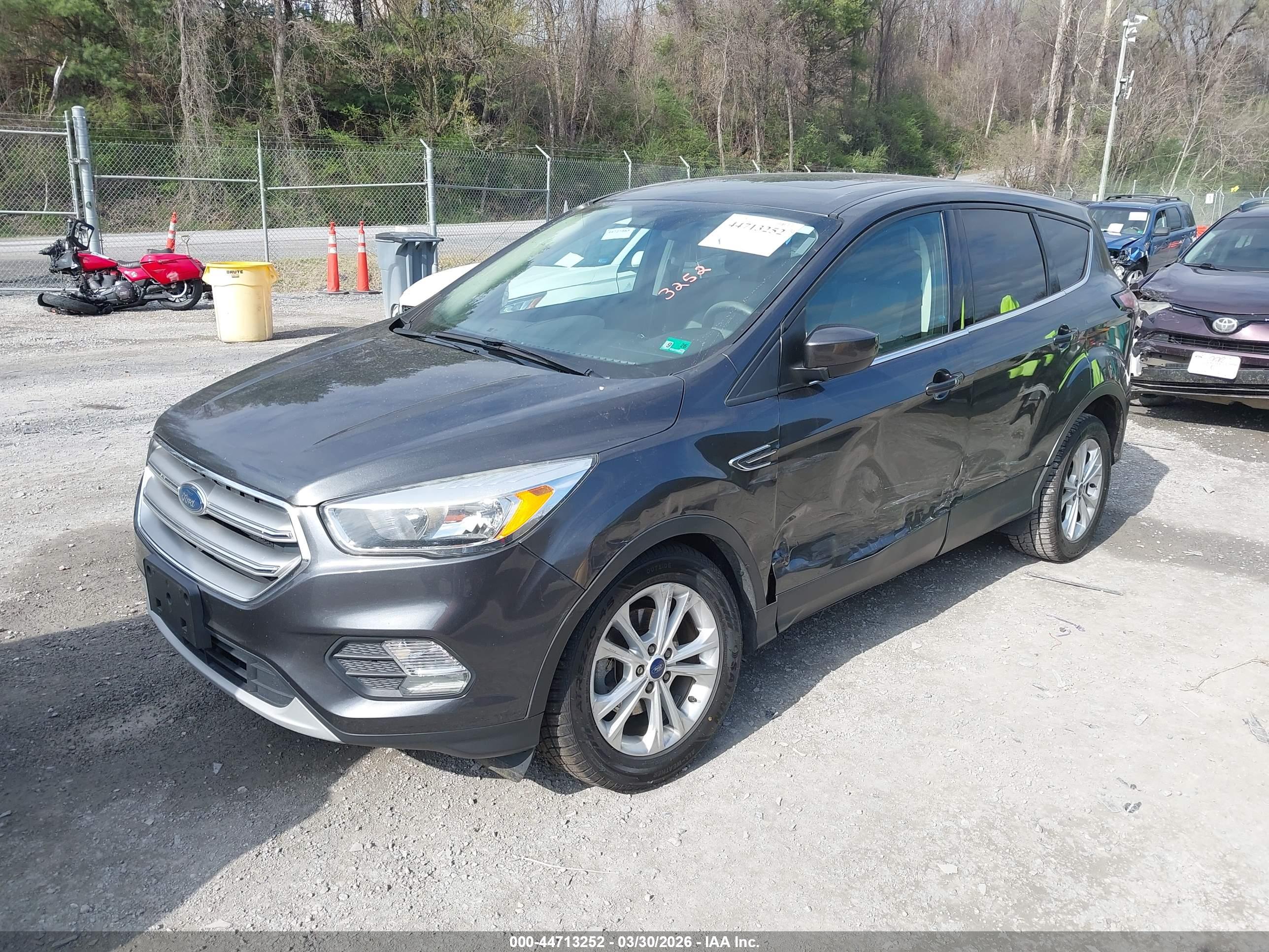 FORD ESCAPE image 2