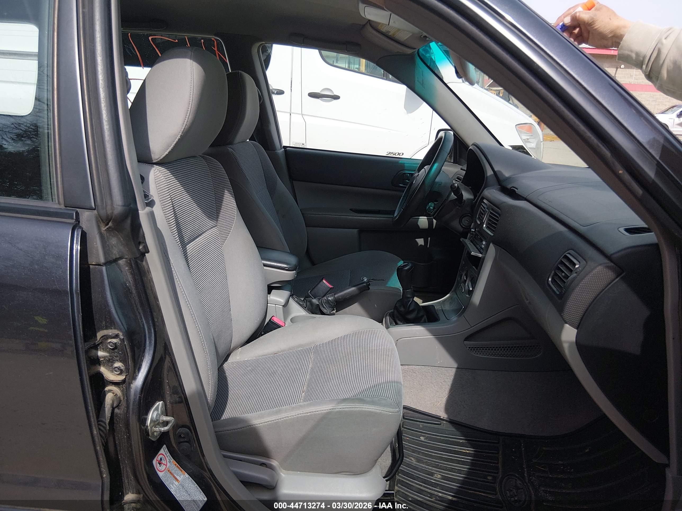 SUBARU FORESTER image 5