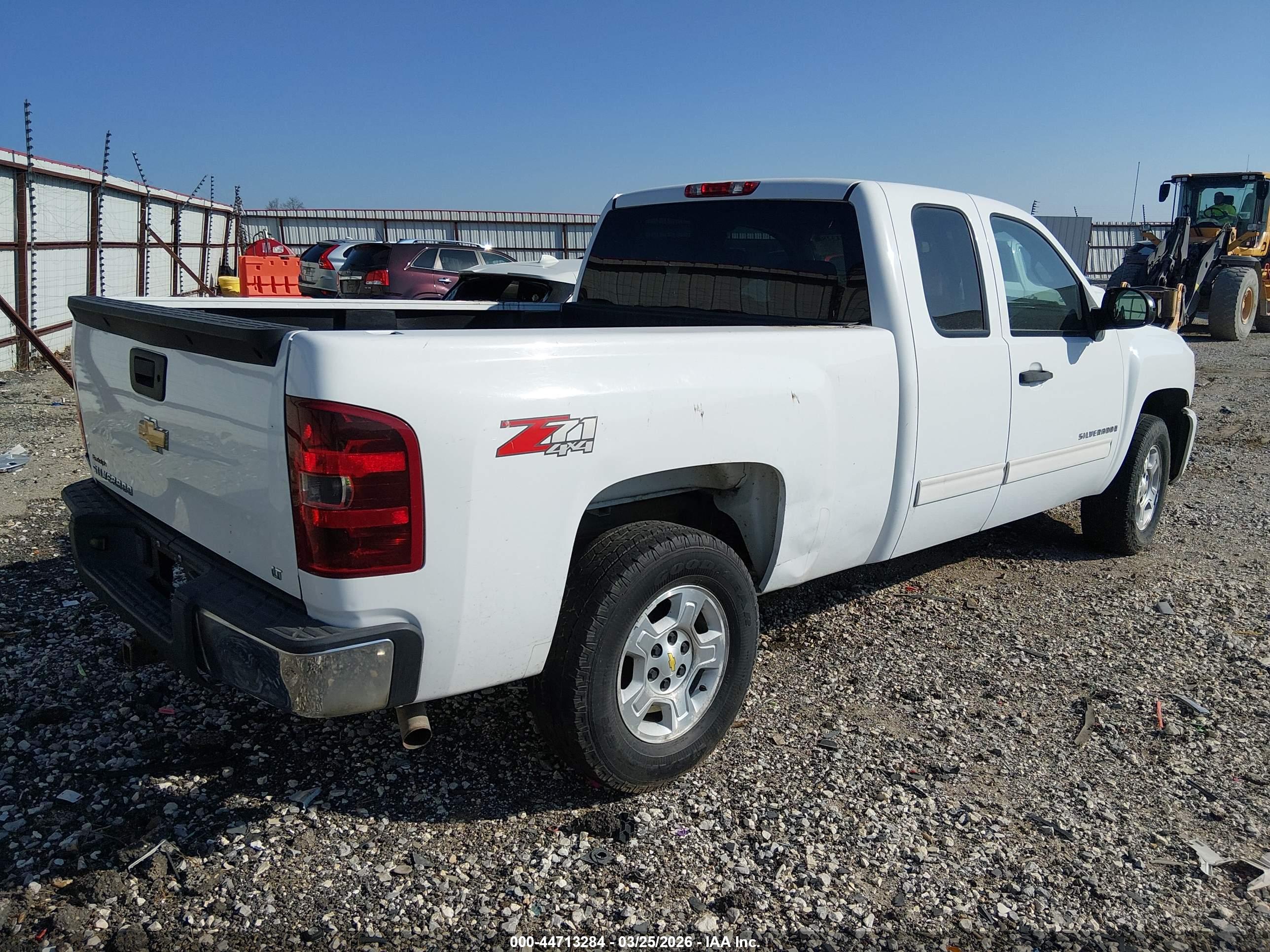 CHEVROLET SILVERADO image 4