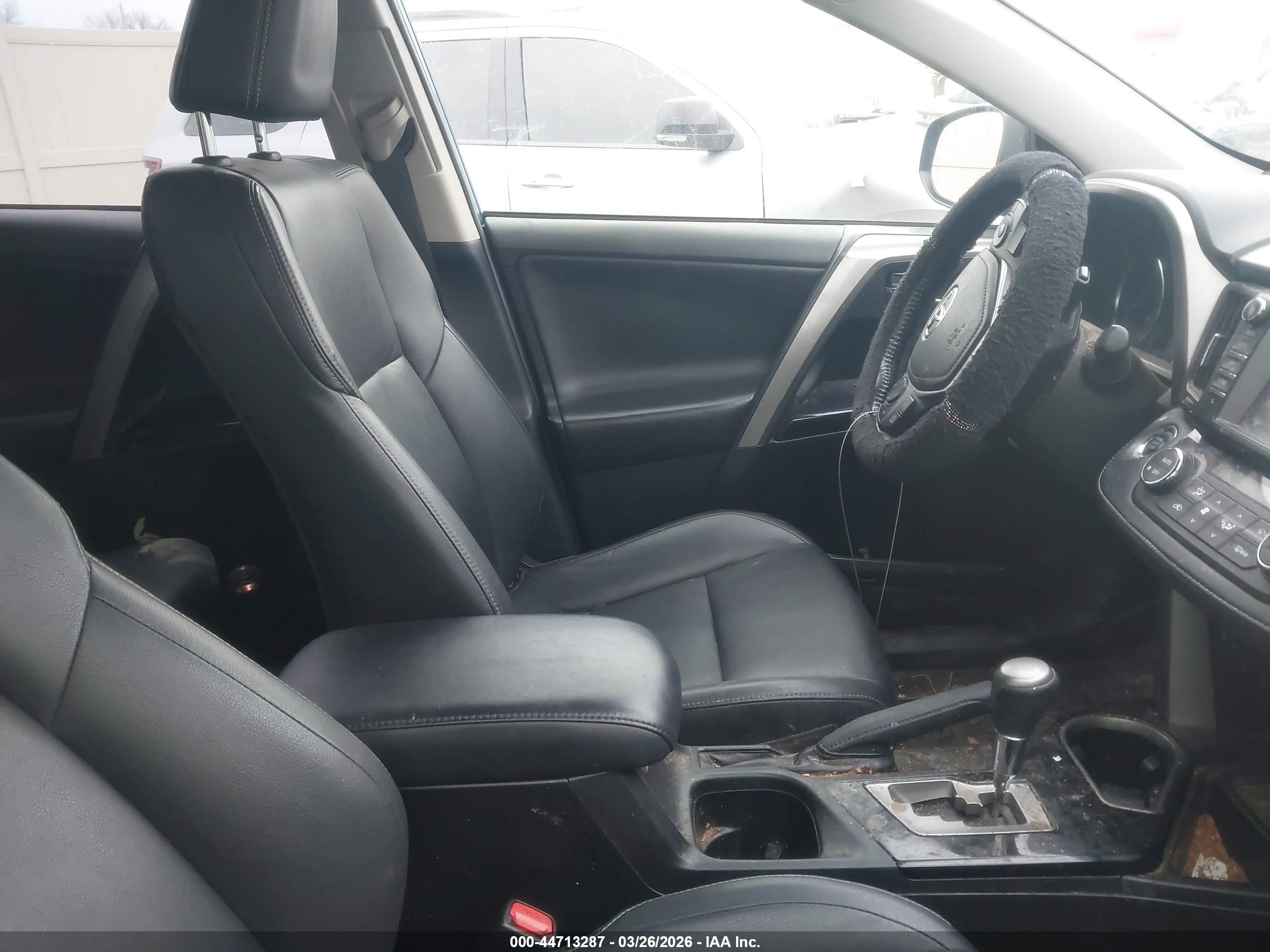 TOYOTA RAV4 image 5