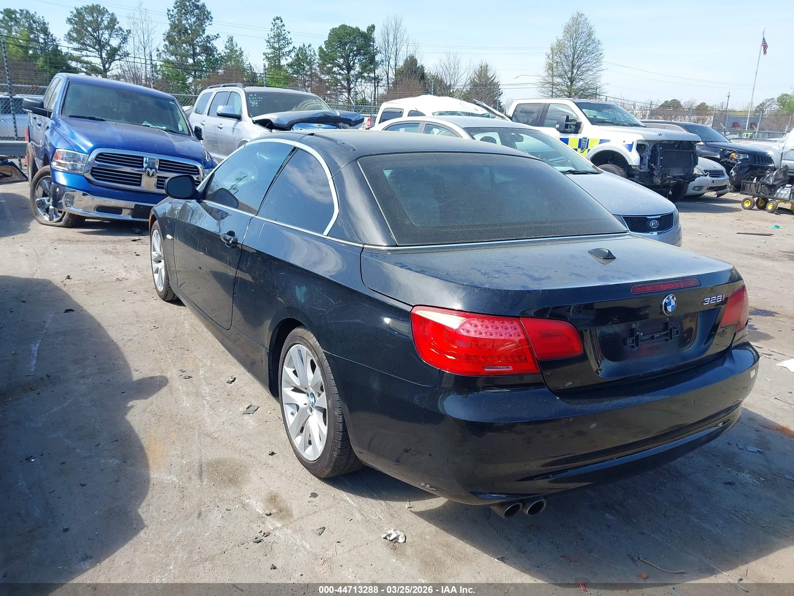 BMW 328I image 3