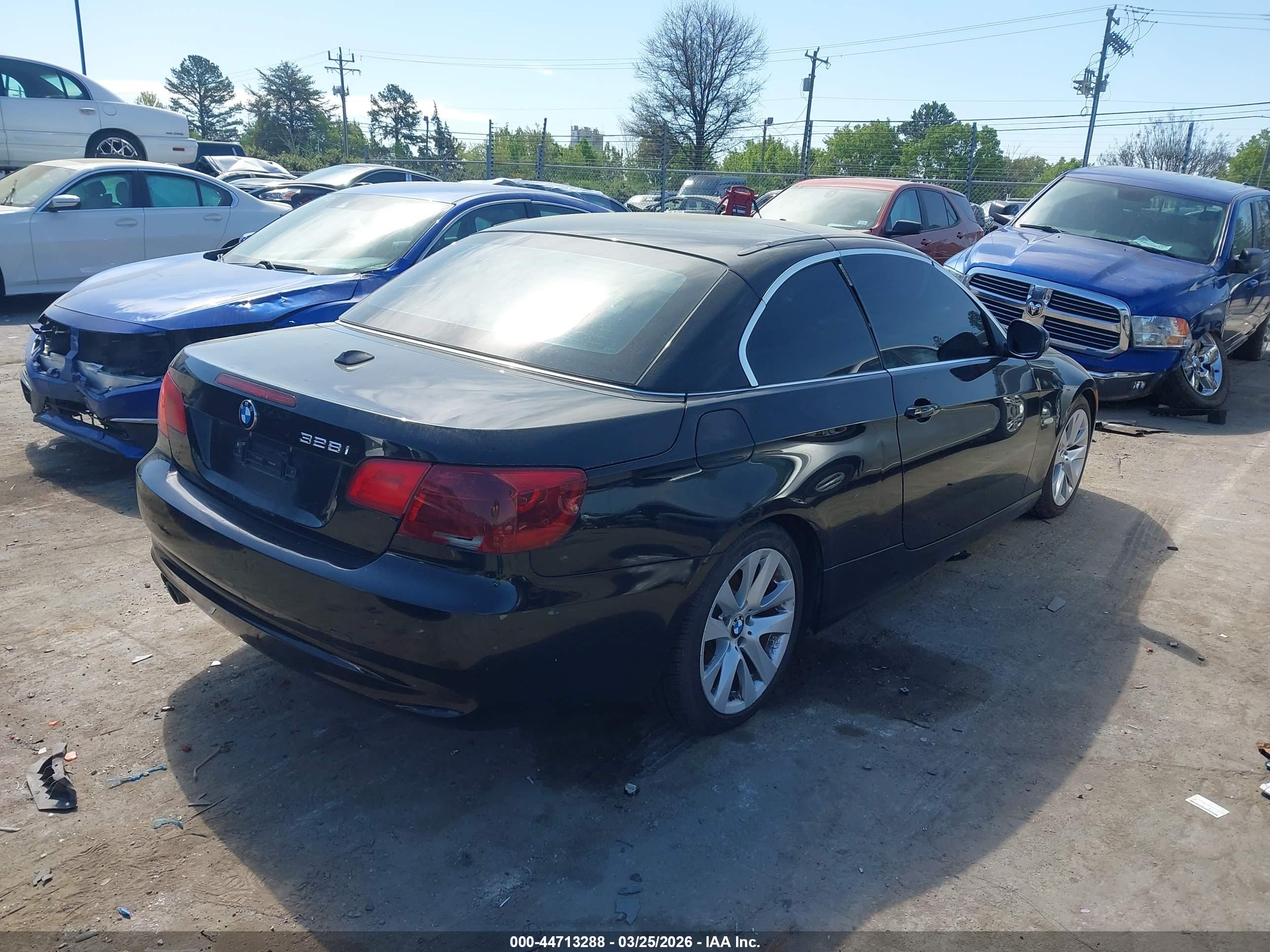 BMW 328I image 4