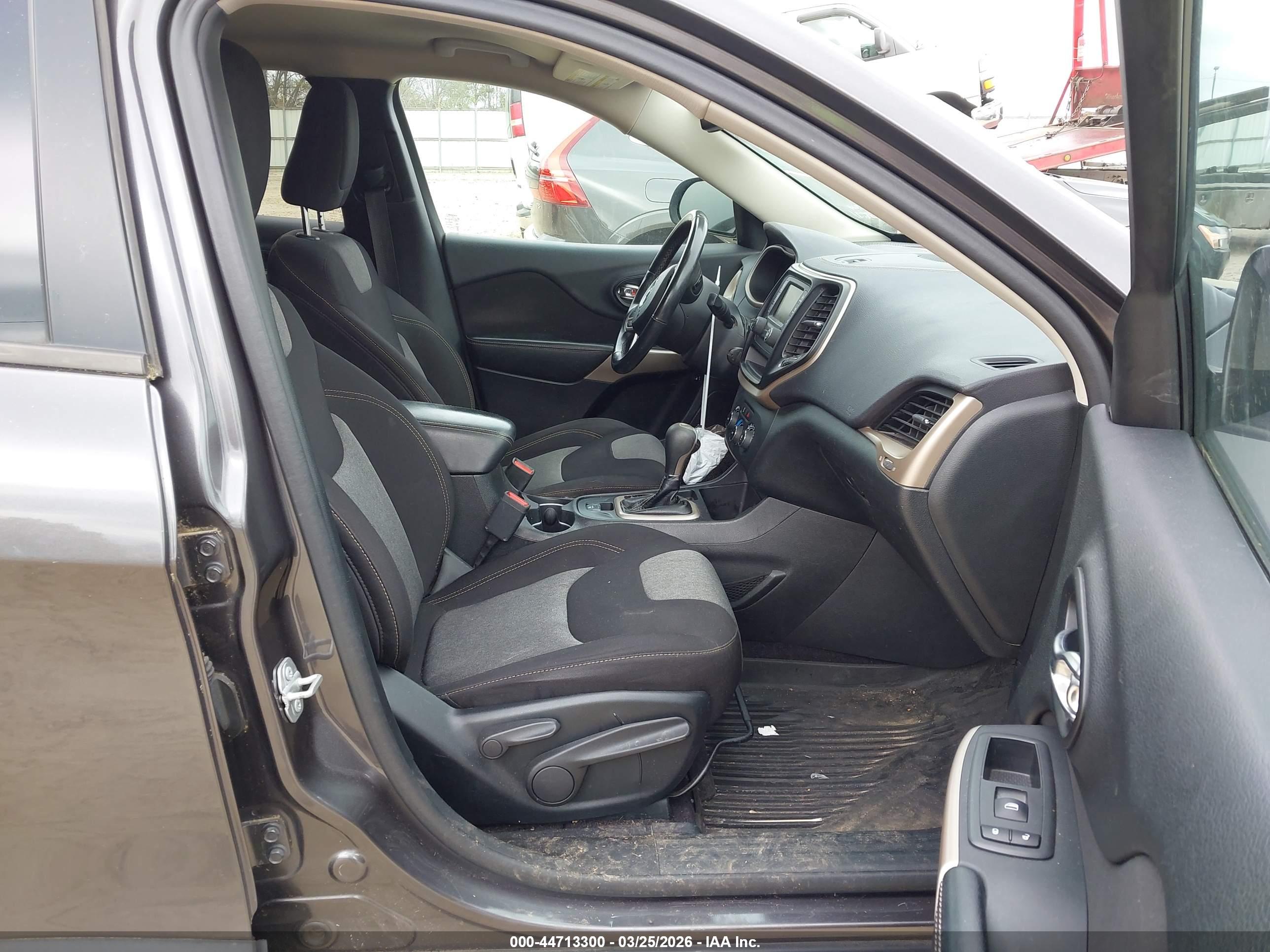JEEP CHEROKEE image 5