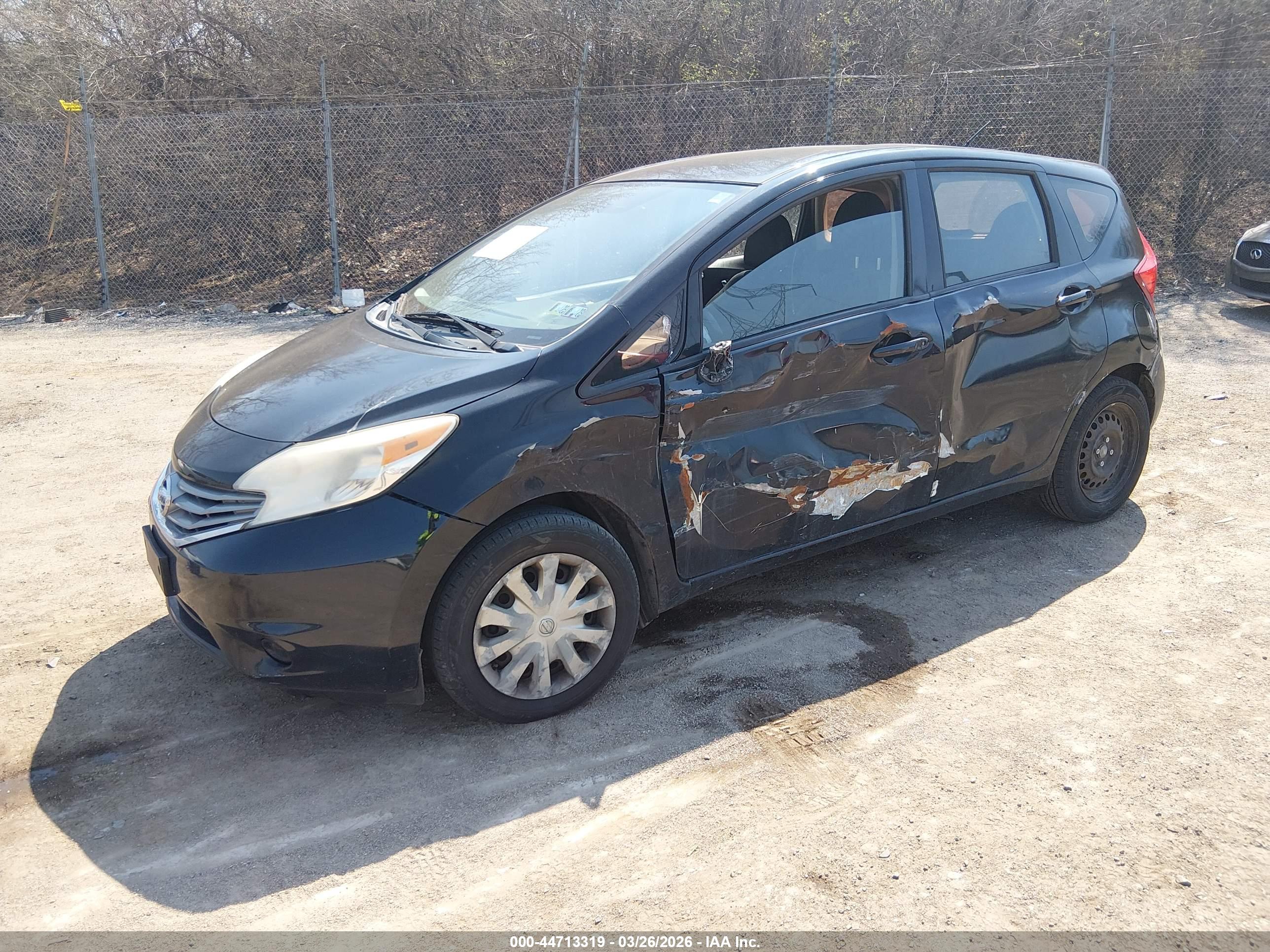 NISSAN VERSA image 2