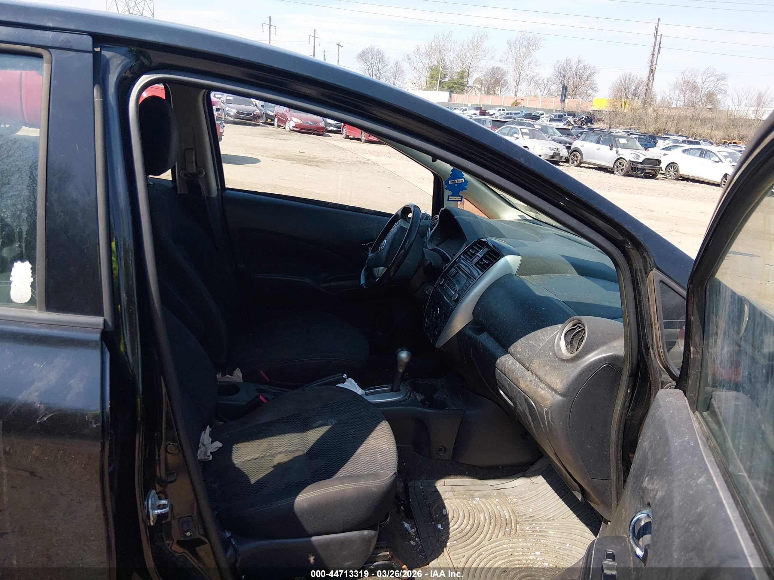 NISSAN VERSA image 5
